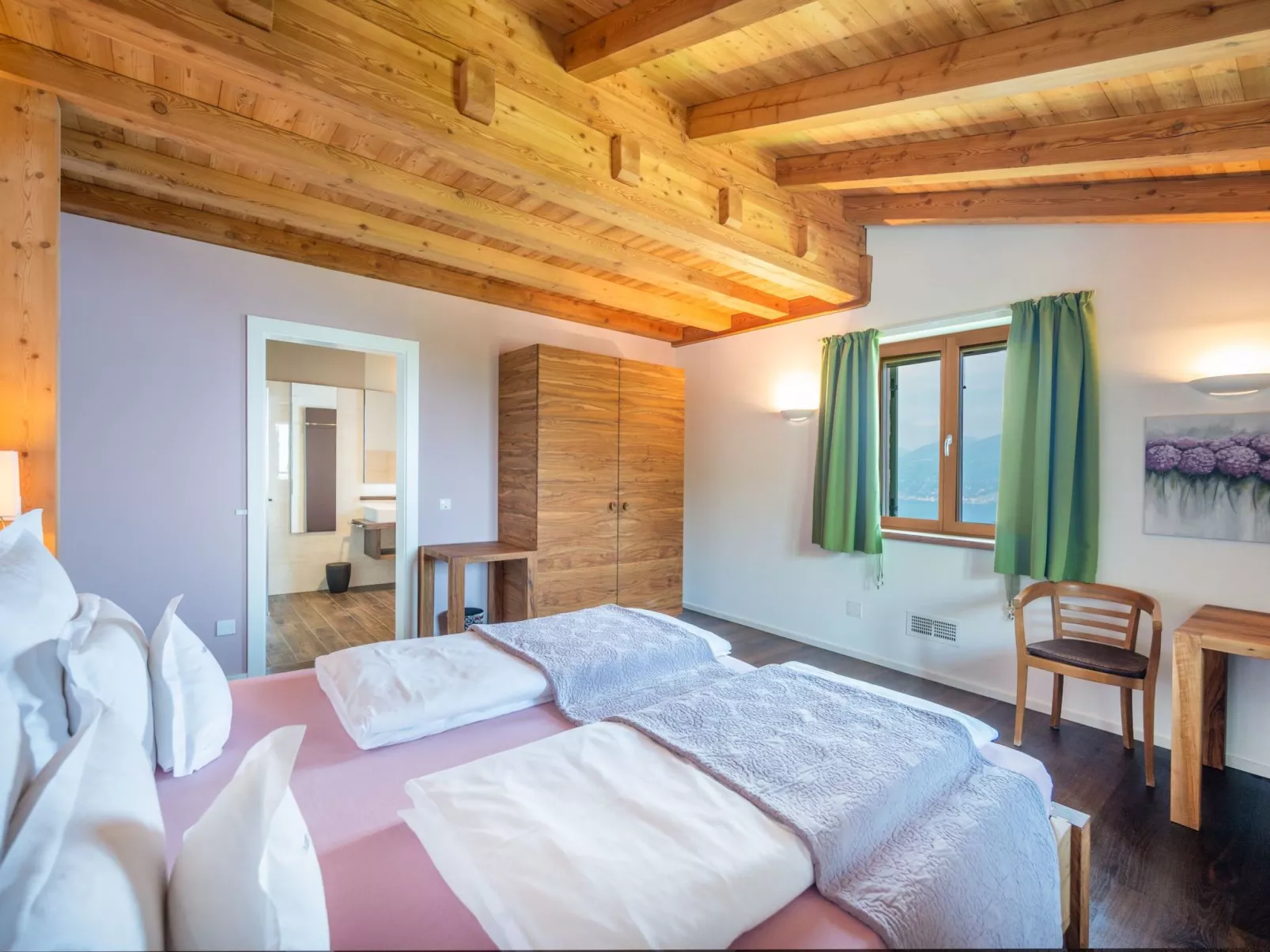 Villa mit schönem Seepanorama und Naturteich-Binnen