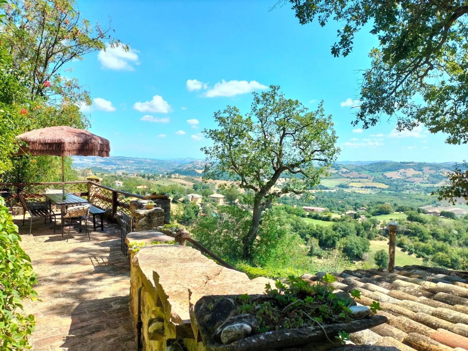 Charmantes Bauernhaus in Penna San Giovanni-Buiten