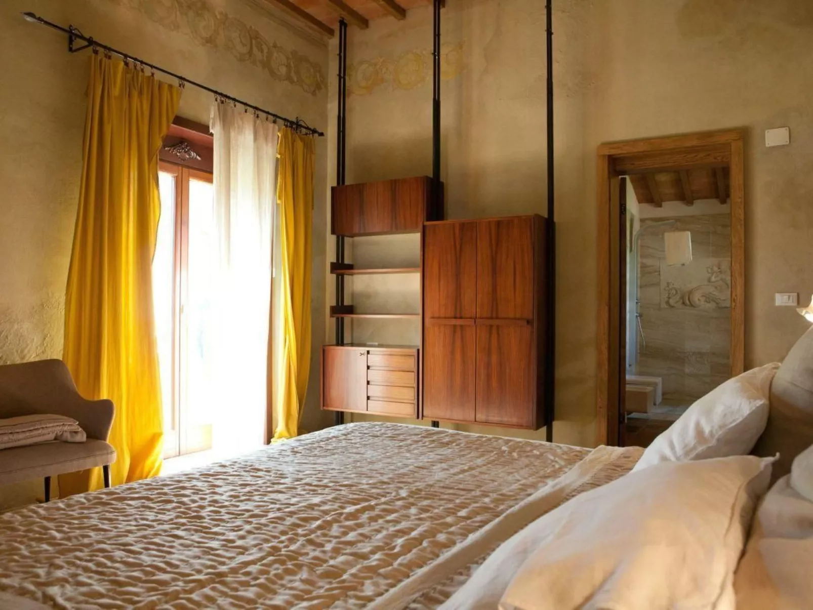 In Montescudaio mit Großem Garten-Image-tags.info