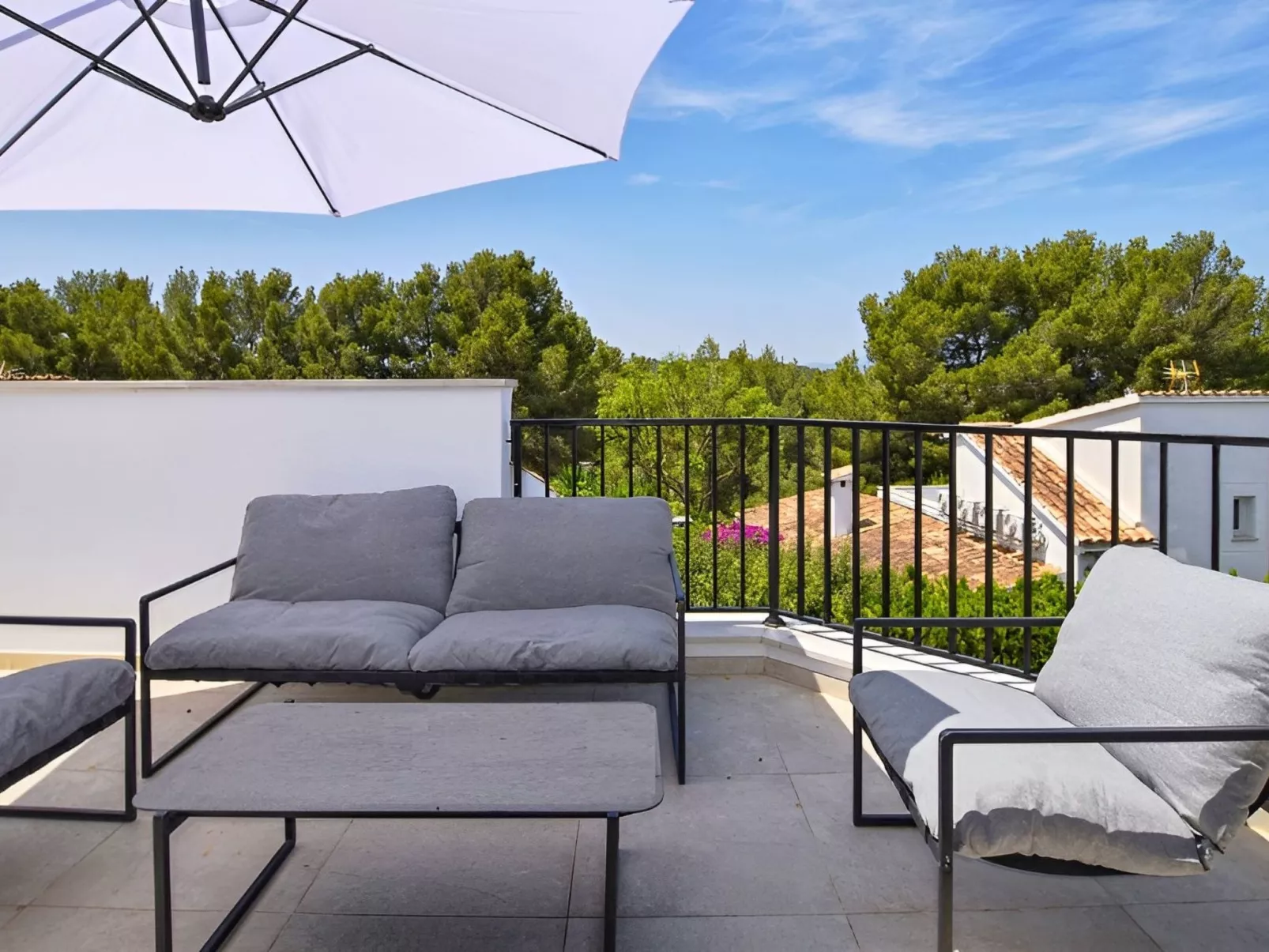 Villa "Calma" mit privatem Pool und Meerblick - Buiten