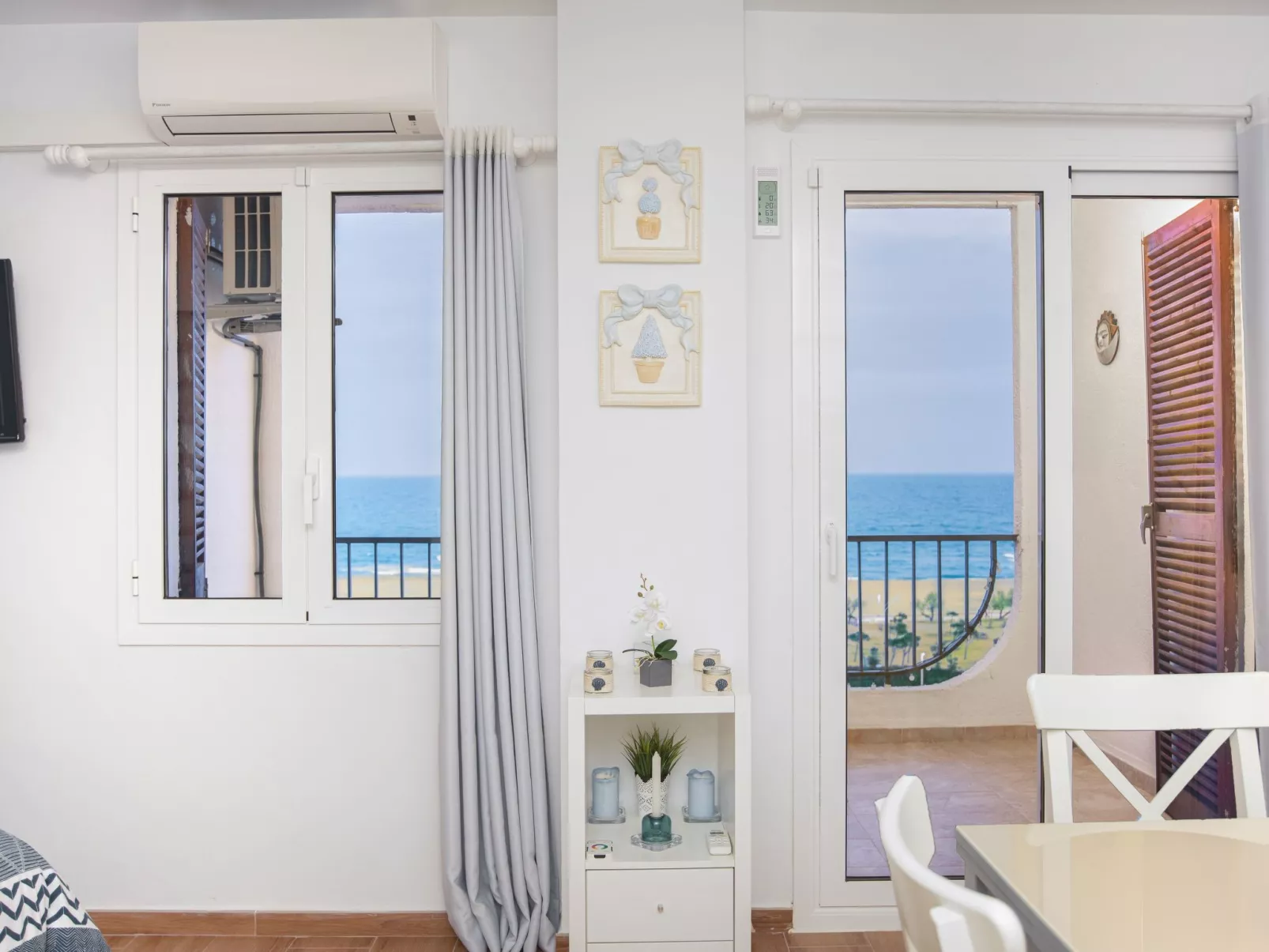 Appartement mit überdachtem Balkon und Meerblick in Strandlage-Binnen