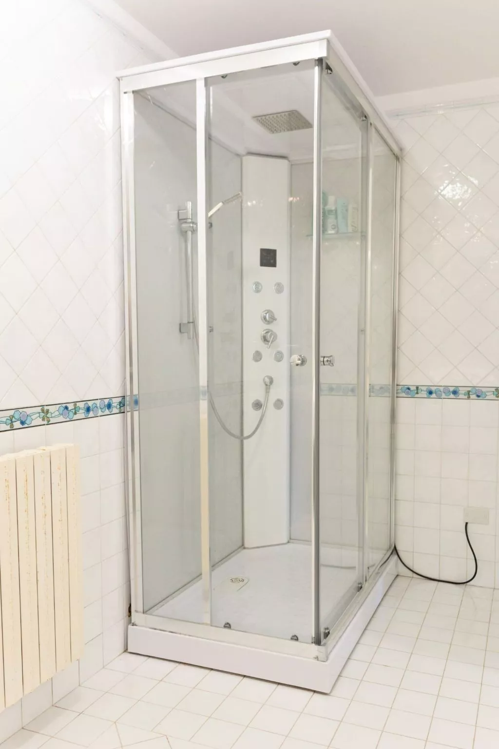 Für 10 Personen in Cefalù, Sizilien (Nordküste von Sizilien)-Image-tags.info