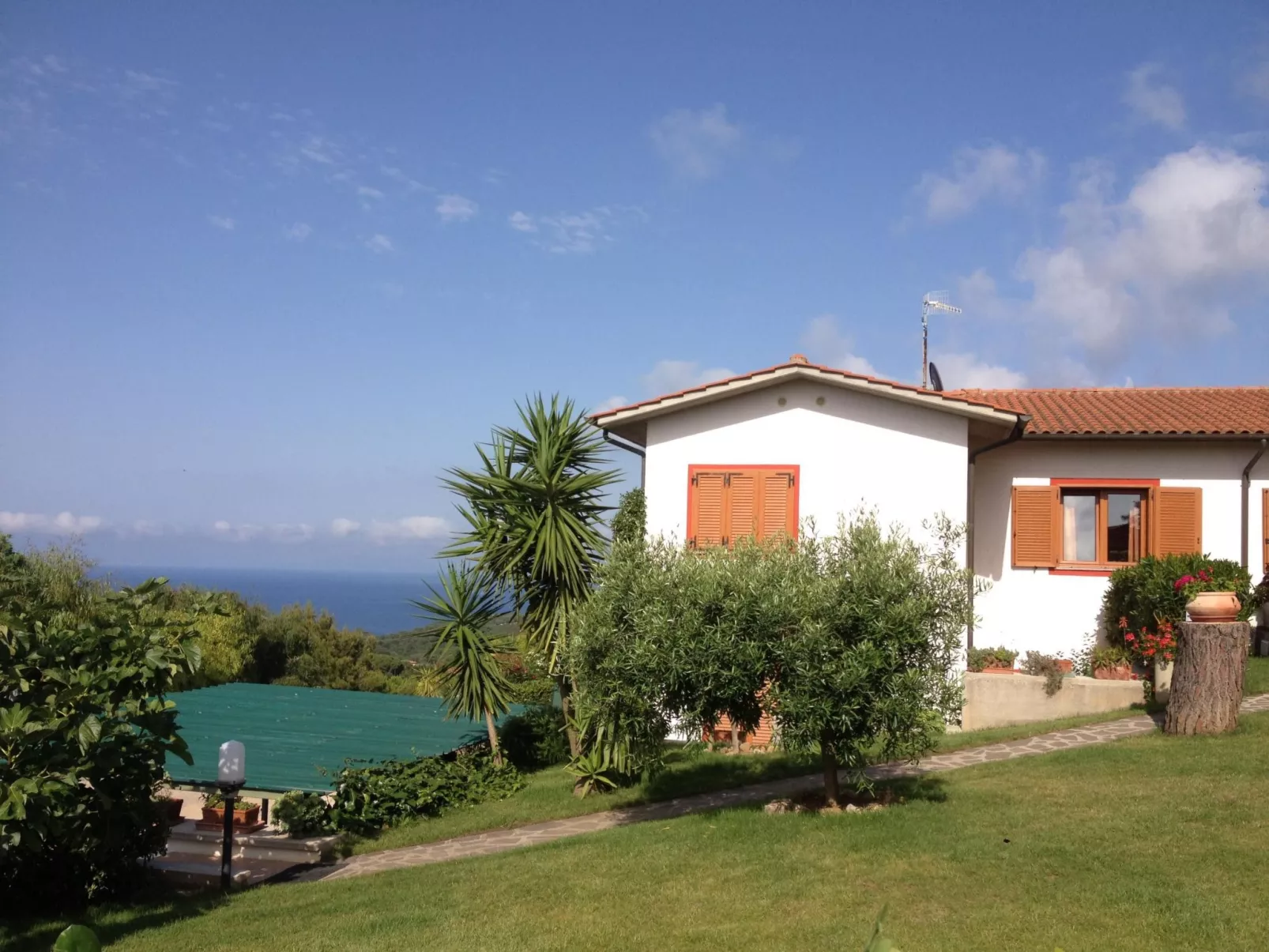 Appartement in Capoliveri mit Grill, Garten und Terrasse-Buiten