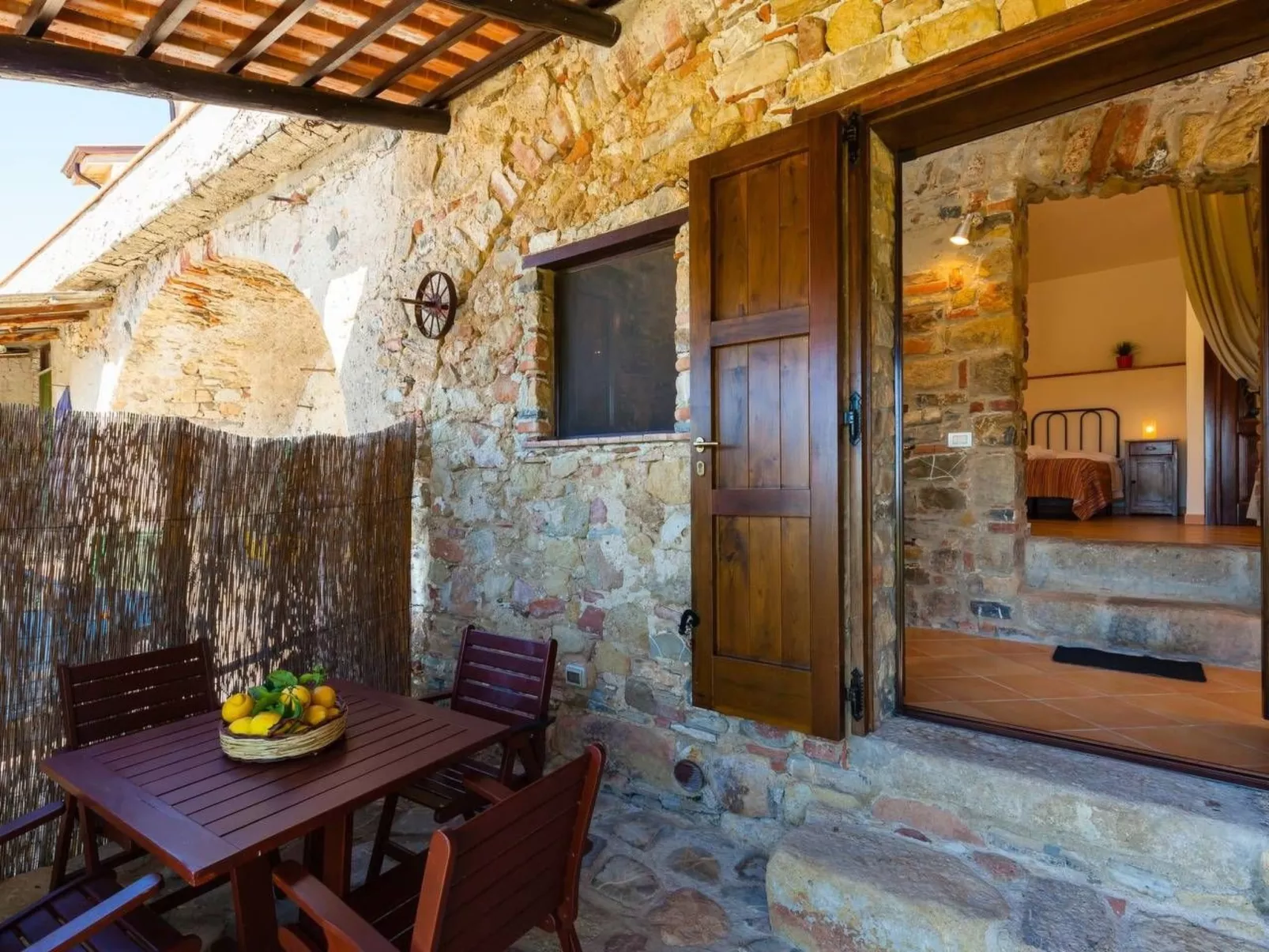 Il Pozzo - Zwei-Zimmer-Wohnung - 1 Schlafzimmer - 1 Badezimmer - Wohnküche - in-Buiten