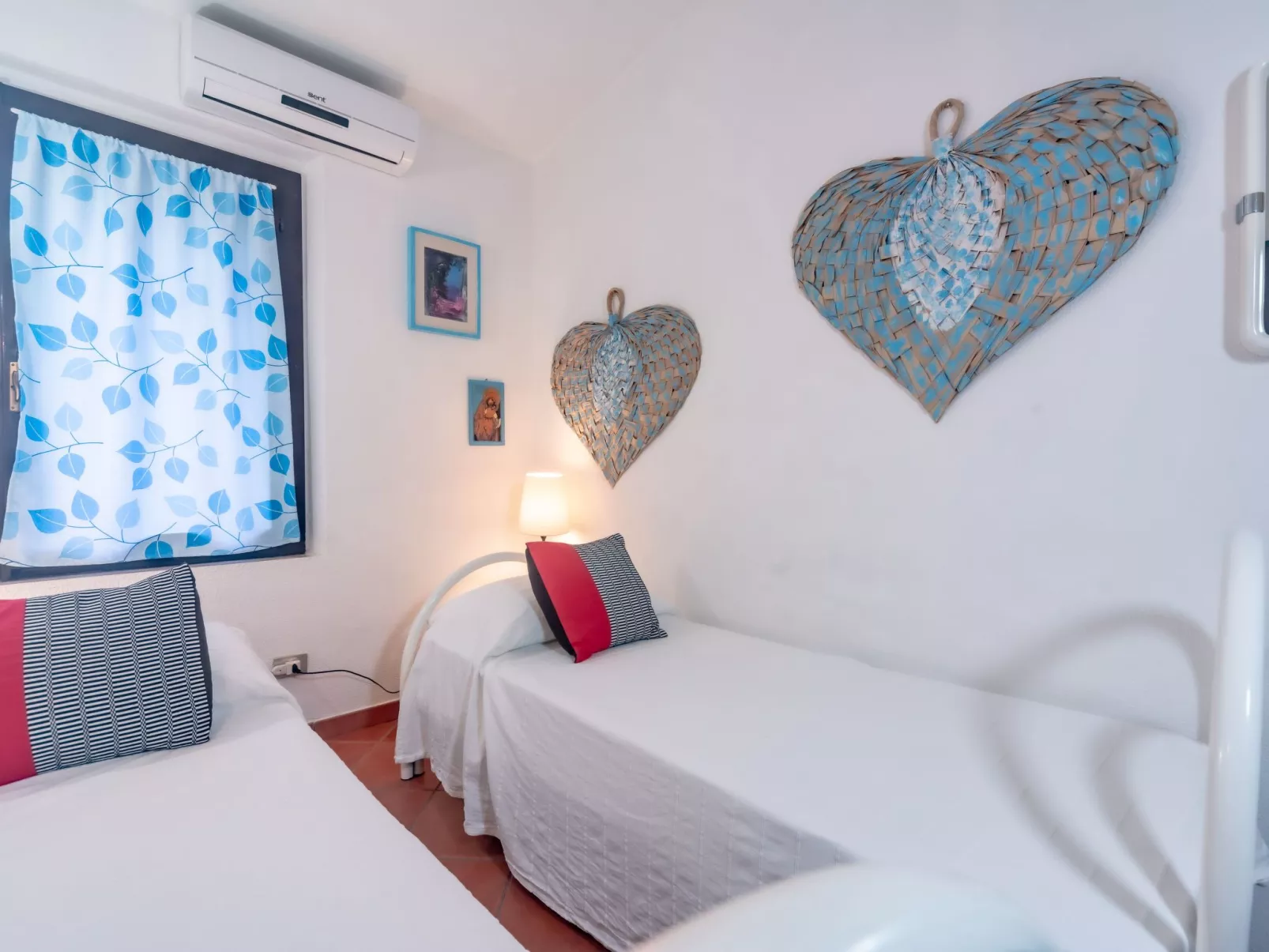 Herrliche freistehende Villa mit Meerblick und nur wenige Gehminuten vom Strand-Image-tags.info