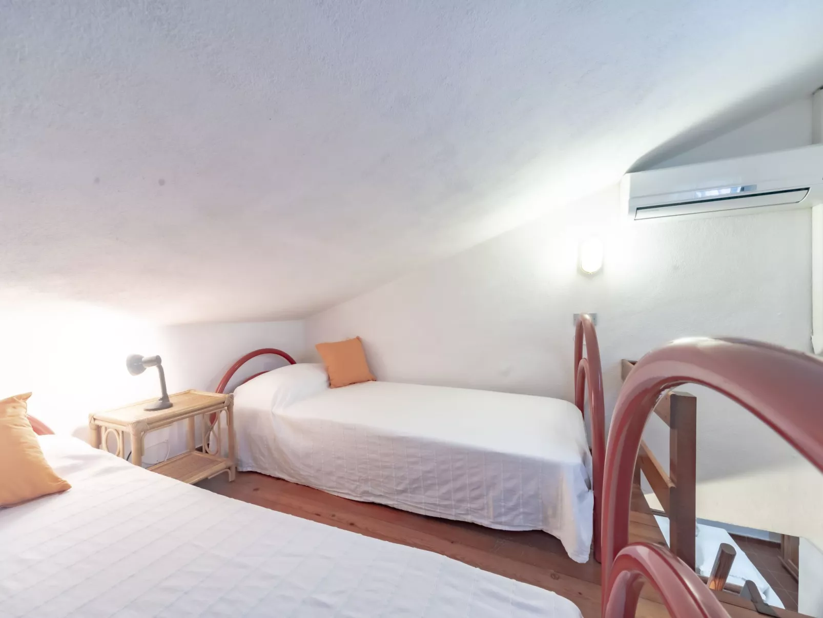 Gepflegtes Ferienhaus in Laufnähe zum Strand und mit gehobener Ausstattung-Binnen