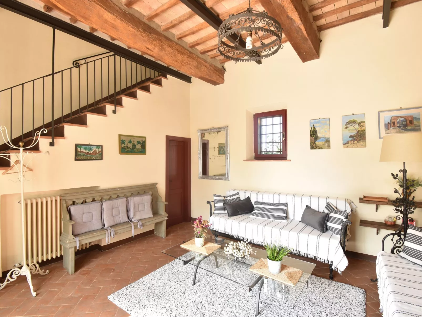 Wohnung in Bauernhaus mit großem Garten, Schwimmbad-Binnen