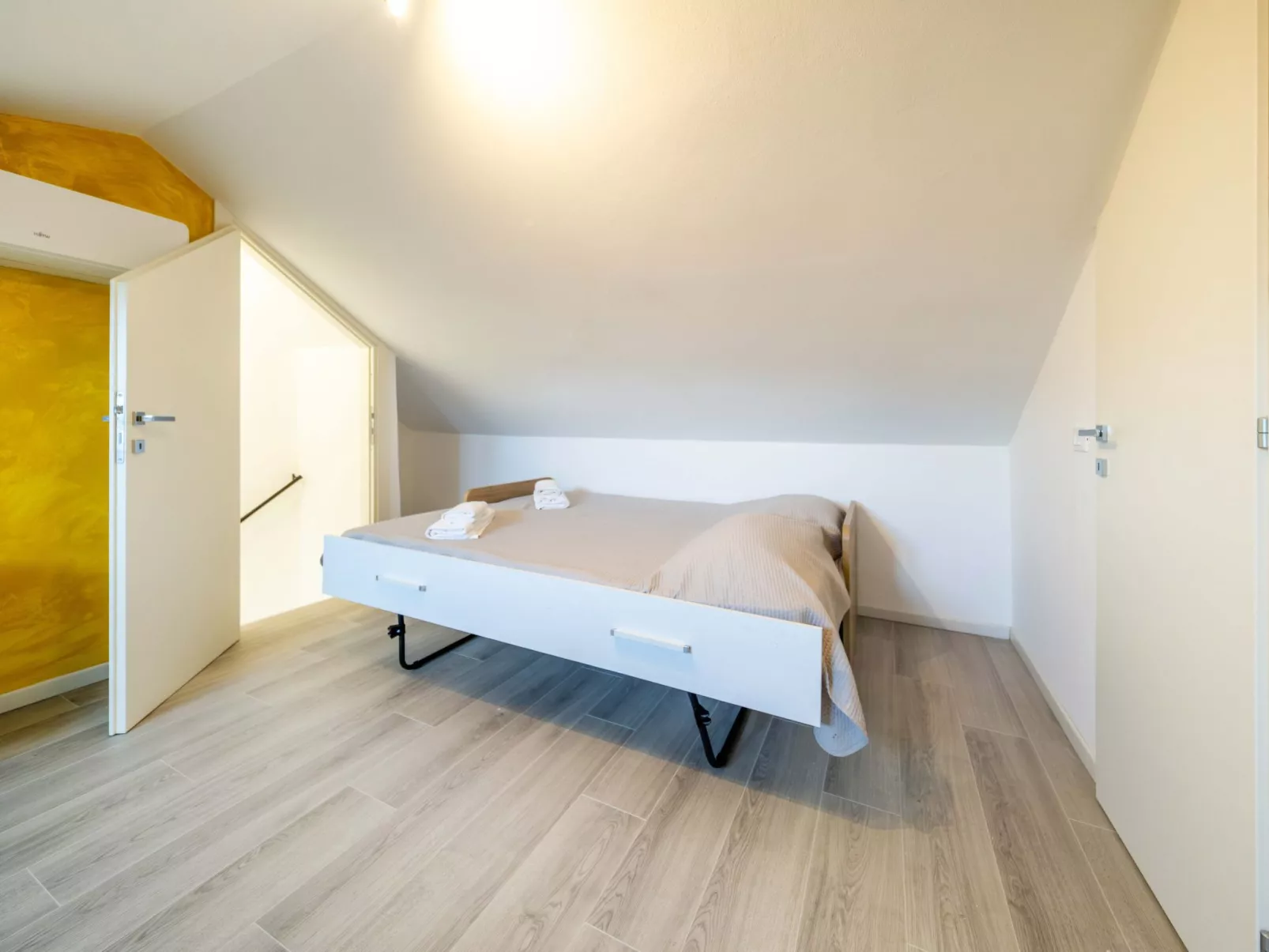 Privater Pool und herrlicher Seeblick-Binnen