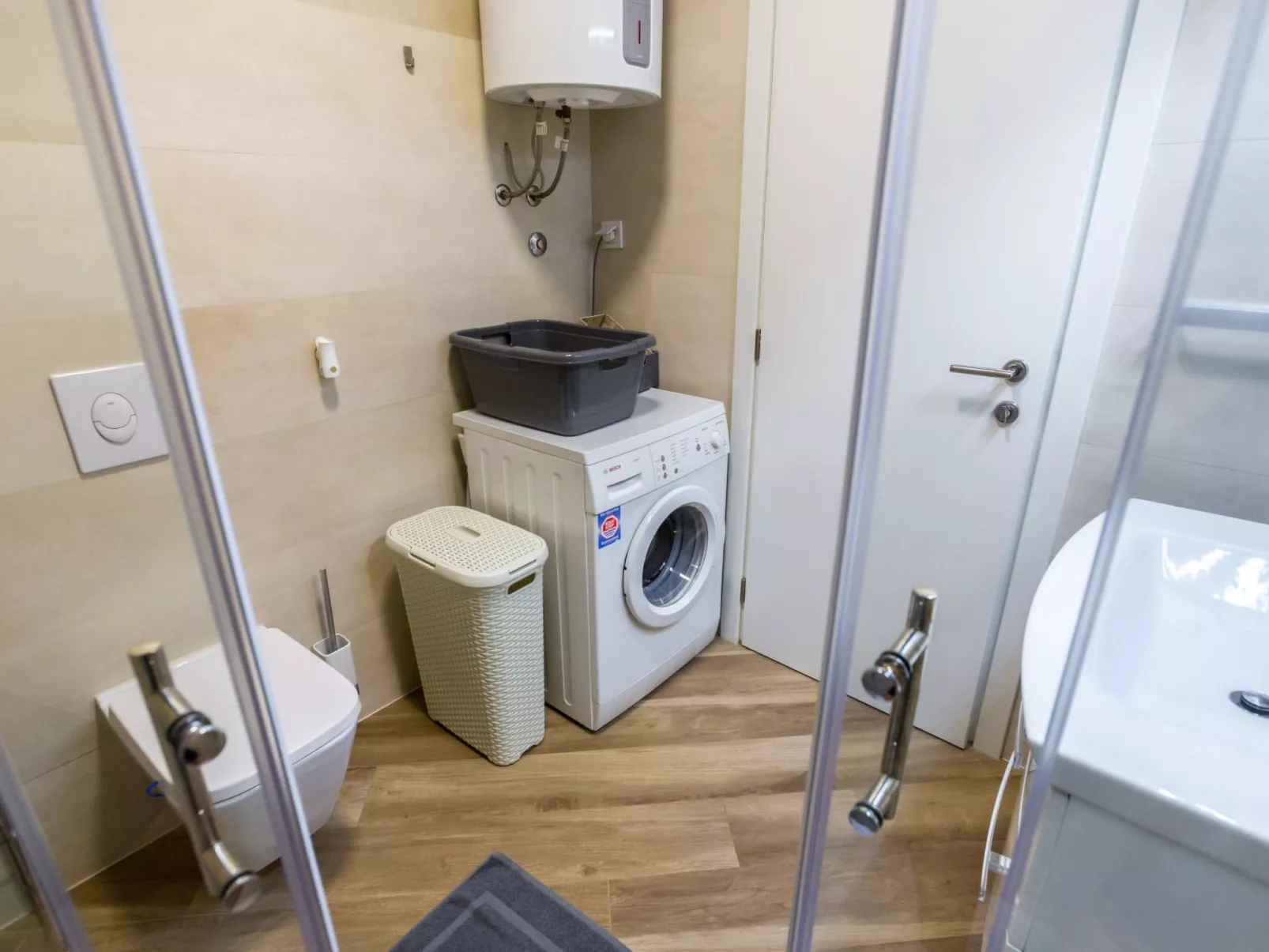 Modernes Apartment As Veliki mit Terrasse-Binnen