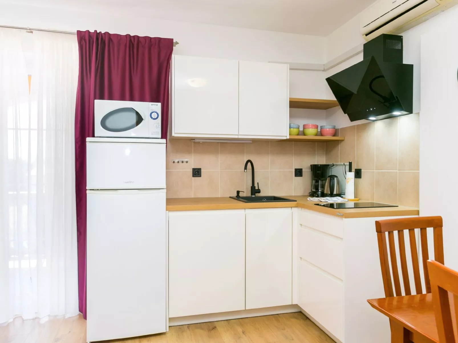 Angenehme Wohnung mit Terrasse und Barbecue-Binnen