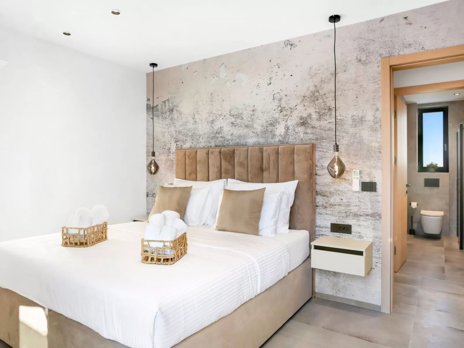 Fly Room - A1-Binnen