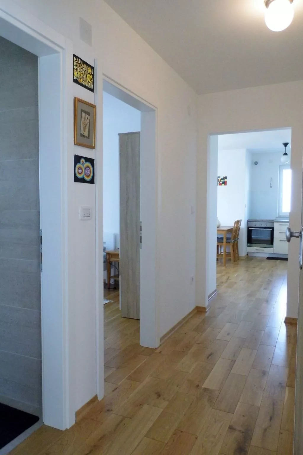 Modernes Apartment mit teilweisem Meerblick-Binnen