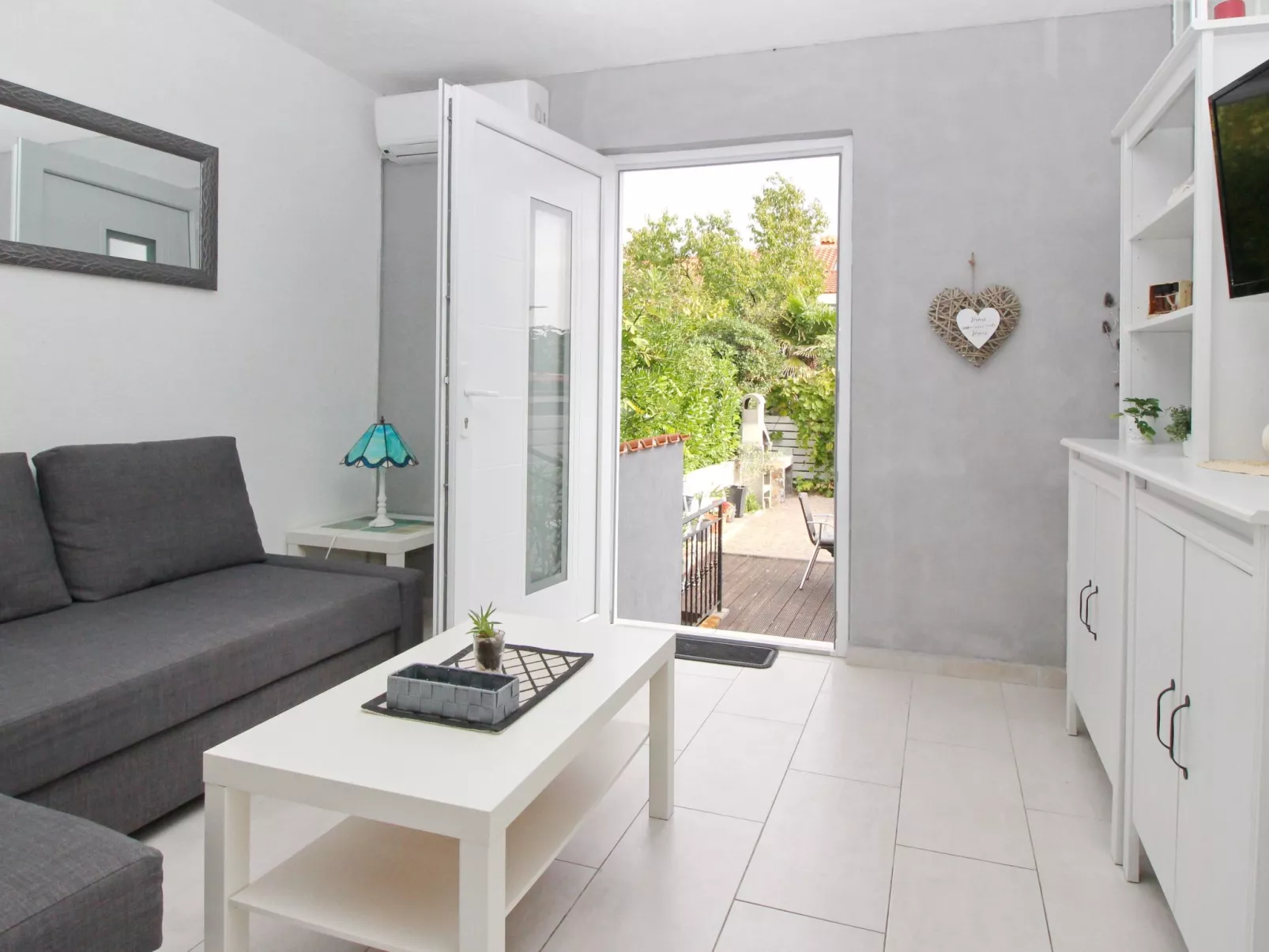 Fantov-Image-tags.info