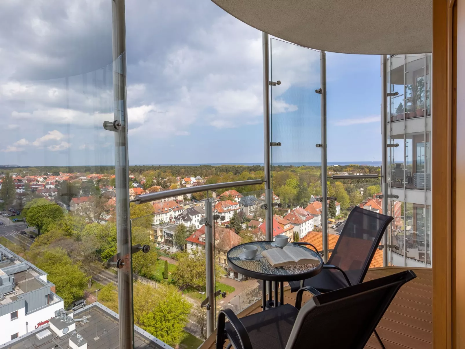 Tower 97 in hervorragender Lage-Buiten