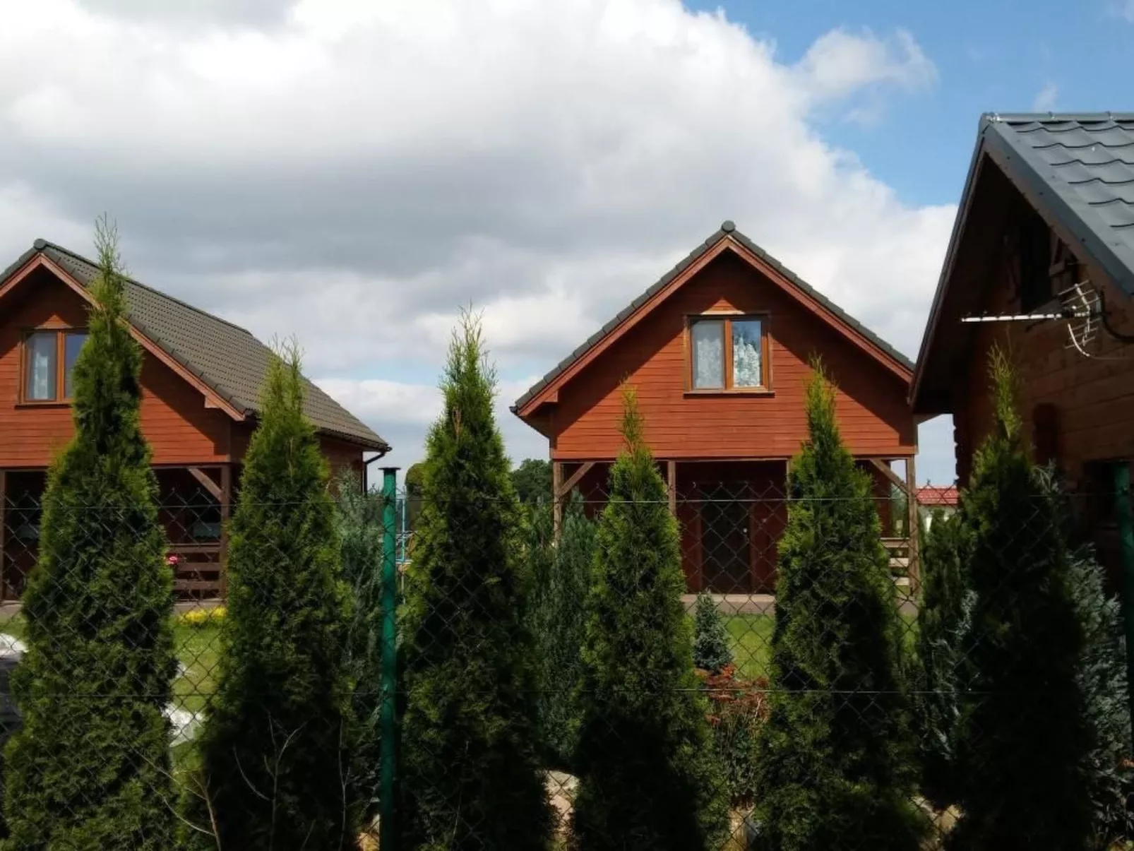 Haus in Karsibór mit Grill, Terrasse und Garten-Buiten