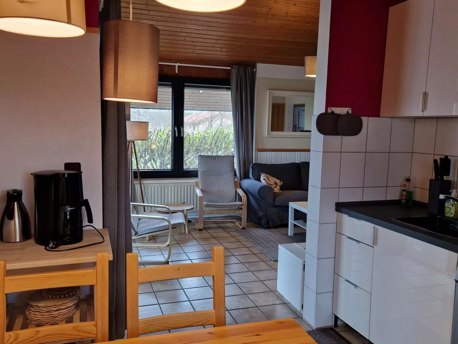 L21 Ferienhaus mit Wintergarten und Holzterrasse-Binnen