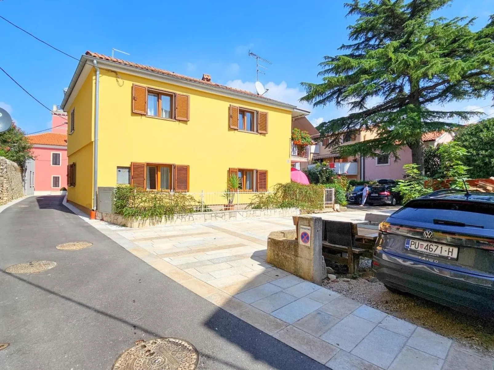 Wohnung in der Altstadt mit Terrasse und Parkplatz - Buiten