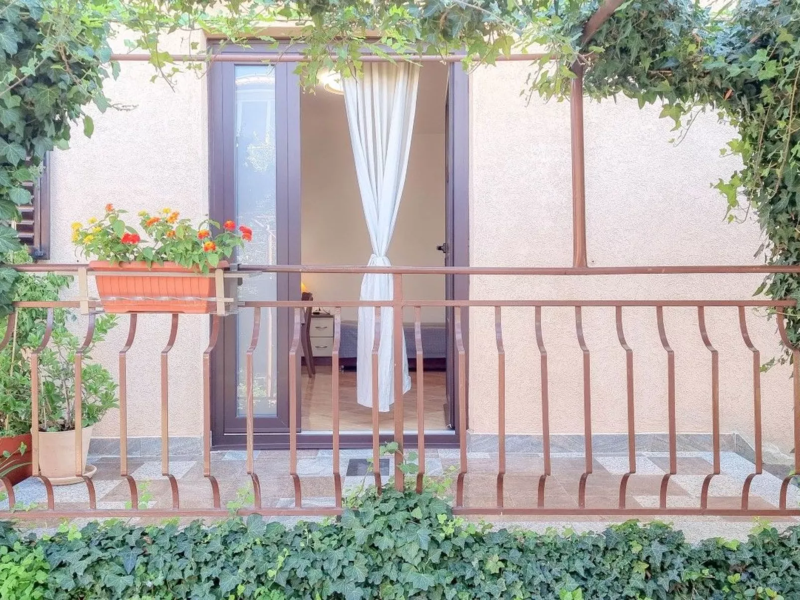 Wohnung "Maria 2" mit Terrasse-Buiten