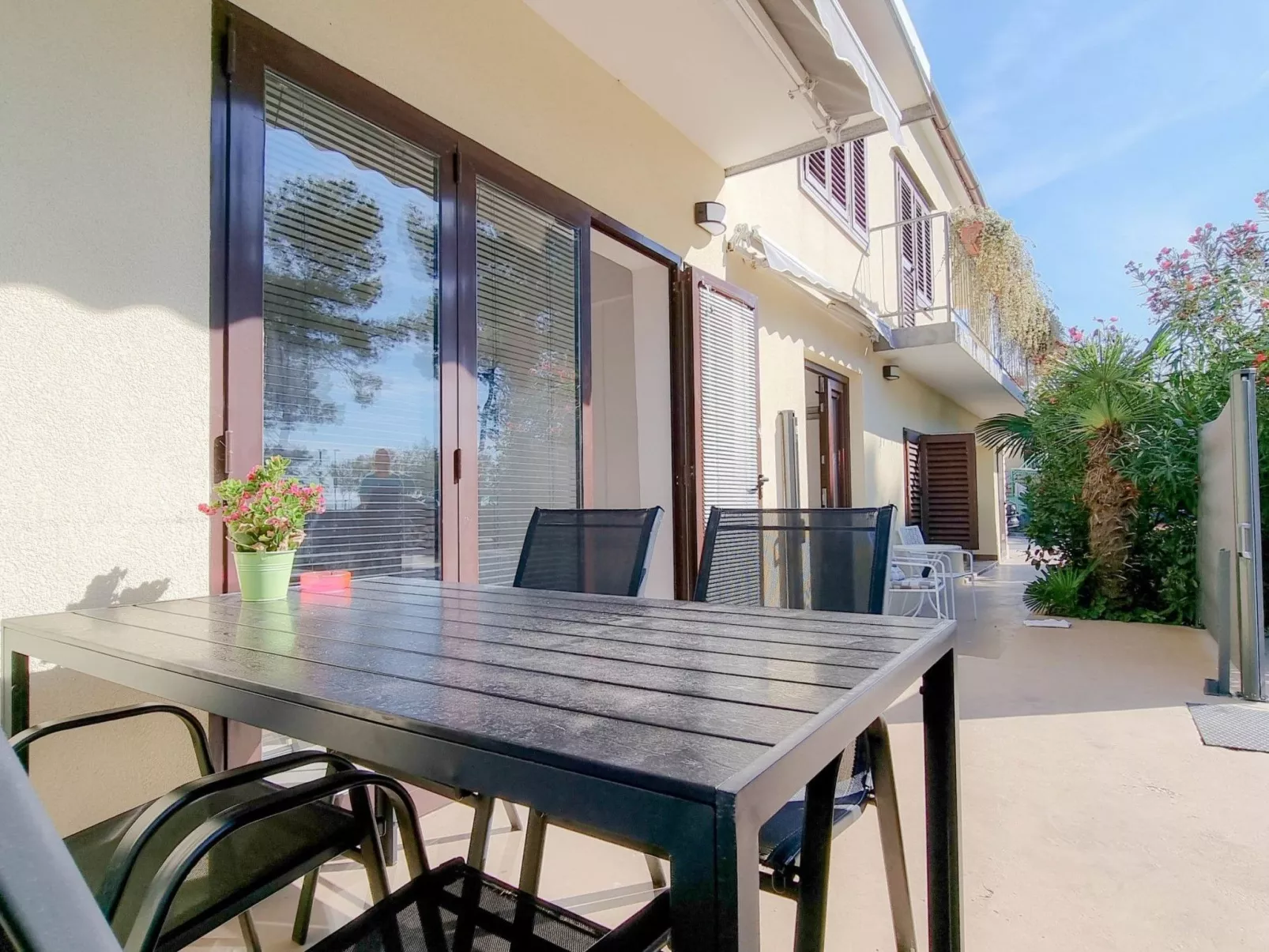 Für 4 Personen ca. 40 m&sup2; in Novigrad, Adriaküste Kroatien (Westküste von I-Buiten