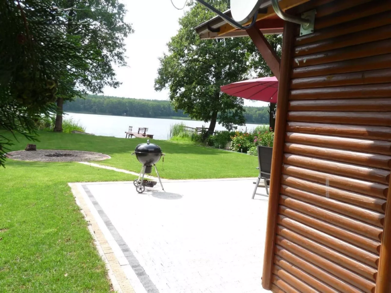 Traumurlaub am See-Buiten