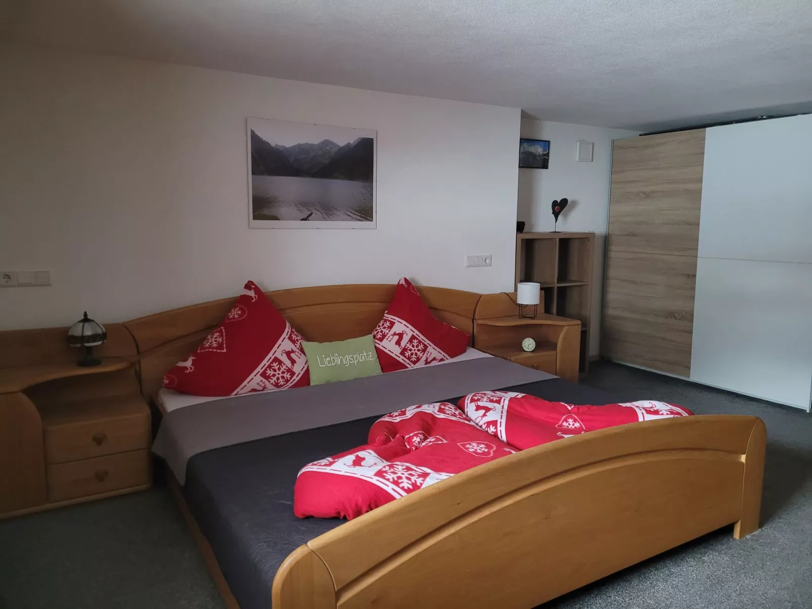 Bergwiese mit Balkon-Binnen