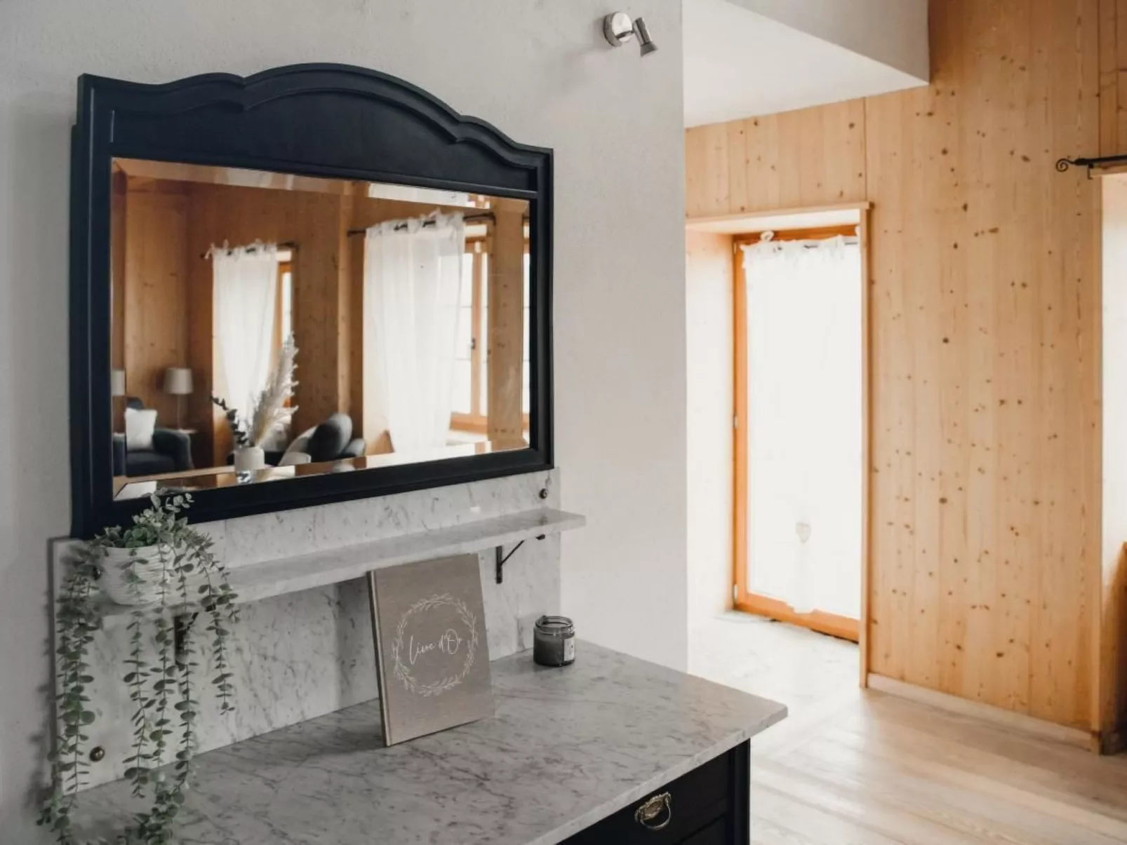 Wohnung in altem, renoviertem Bauernhaus-Binnen