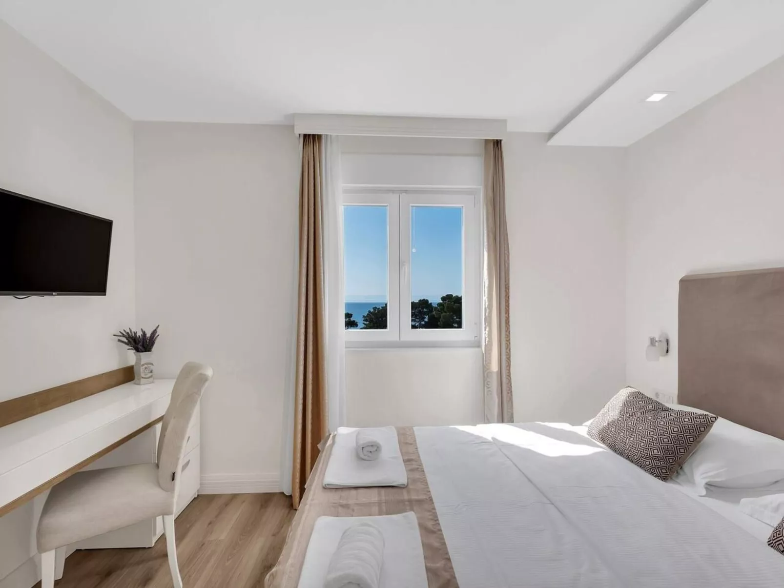 Apartment Hrvoje - nur 50m bis zum Meer-Binnen