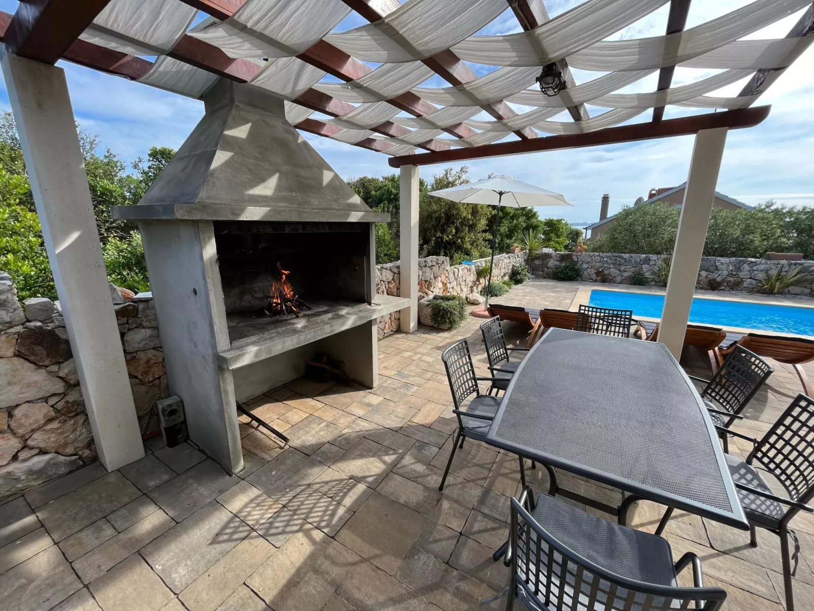 Modernes Ferienhaus Robinson in Dobropoljana-Buiten