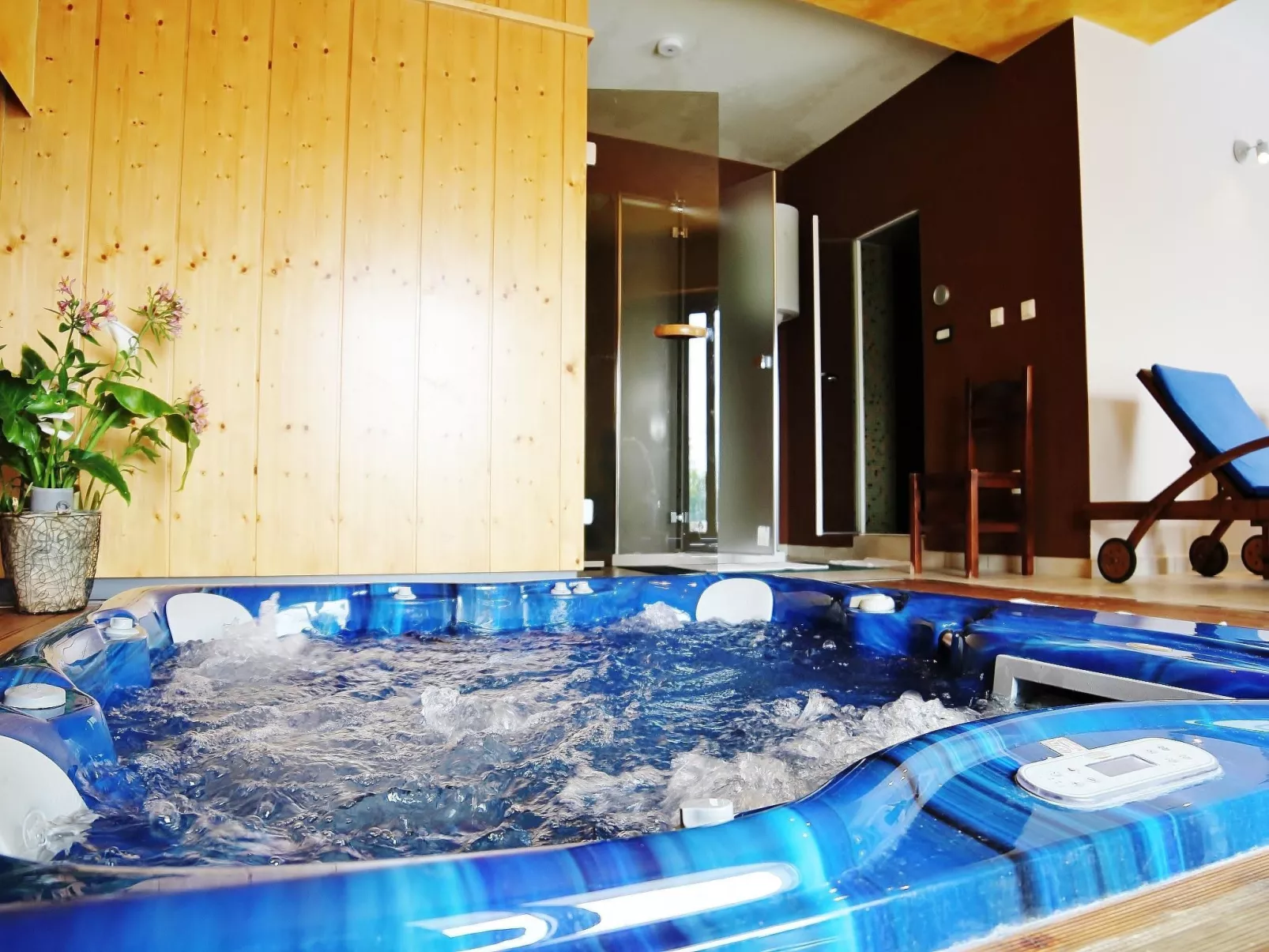 "Villa Ulika" mit eigenem Pool-Binnen