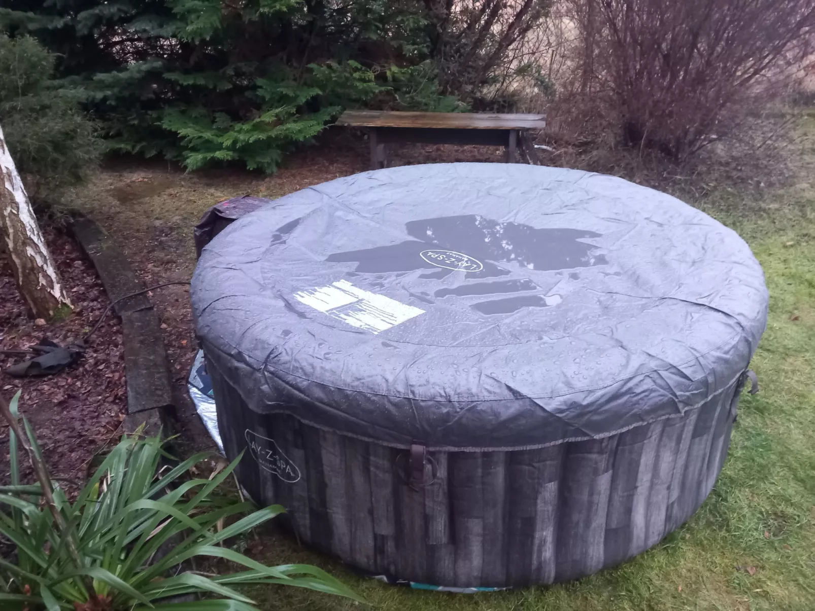 Magnolienhaus mit Sauna und Jacuzzi-Buiten