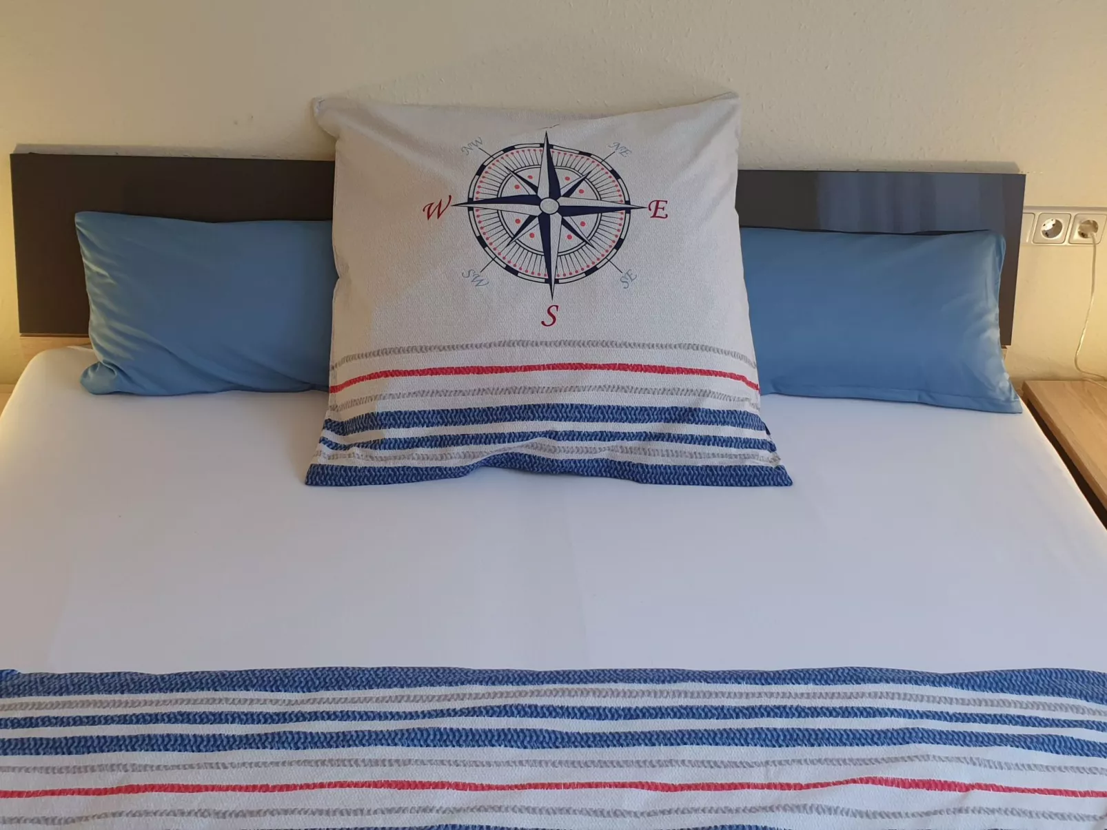 Dreibettzimmer mit Lounge-Terrasse und Garten - Binnen