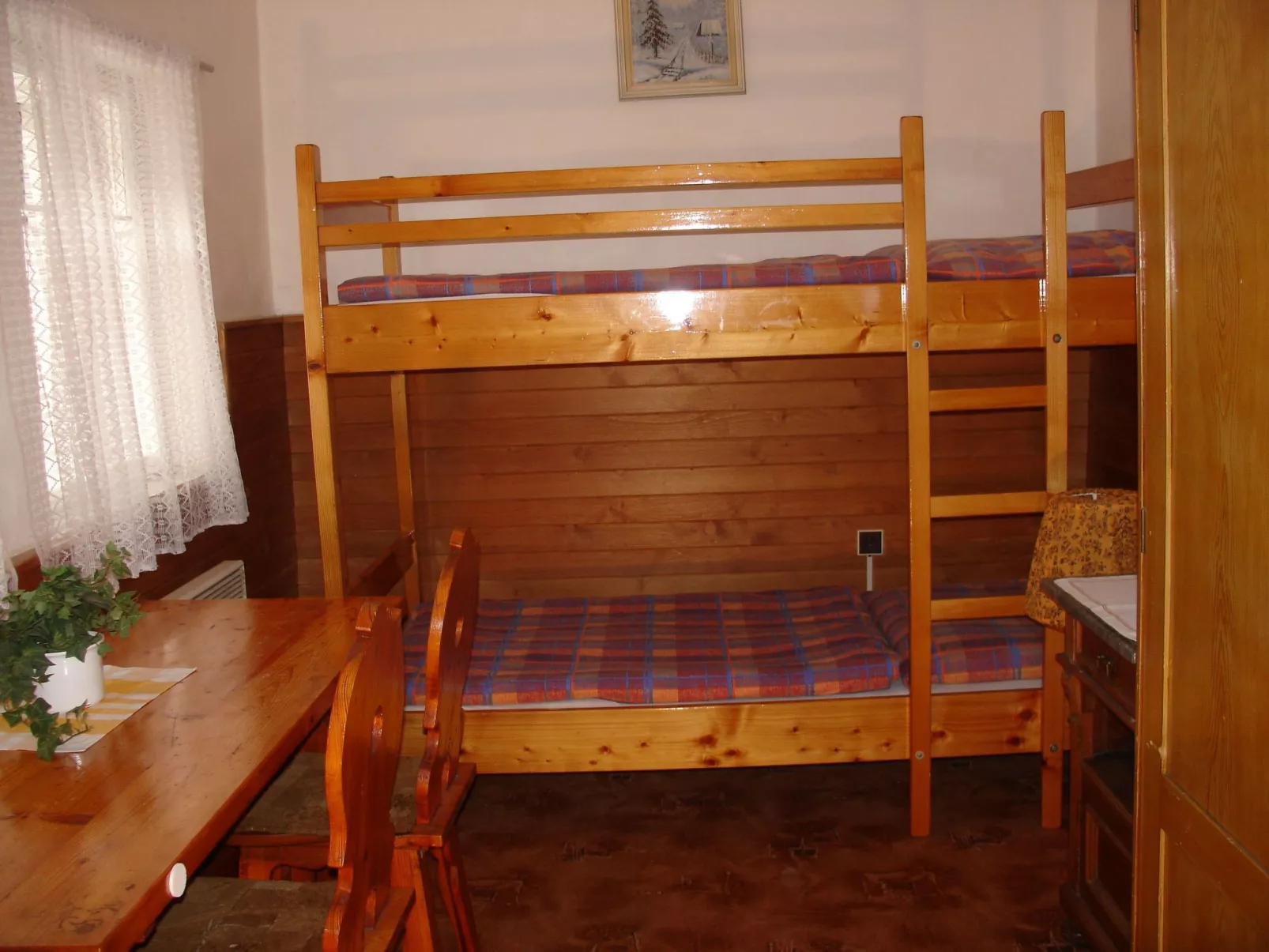 Charmantes, traditionelles Holzhaus-Binnen