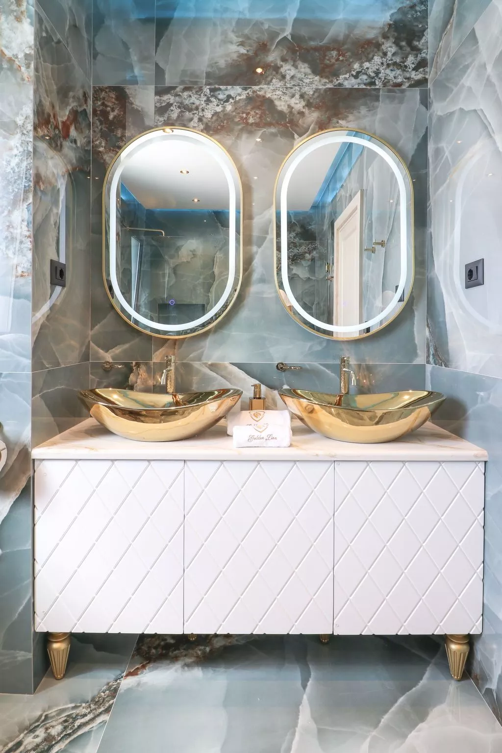 Villa Goldener Löwe-Binnen