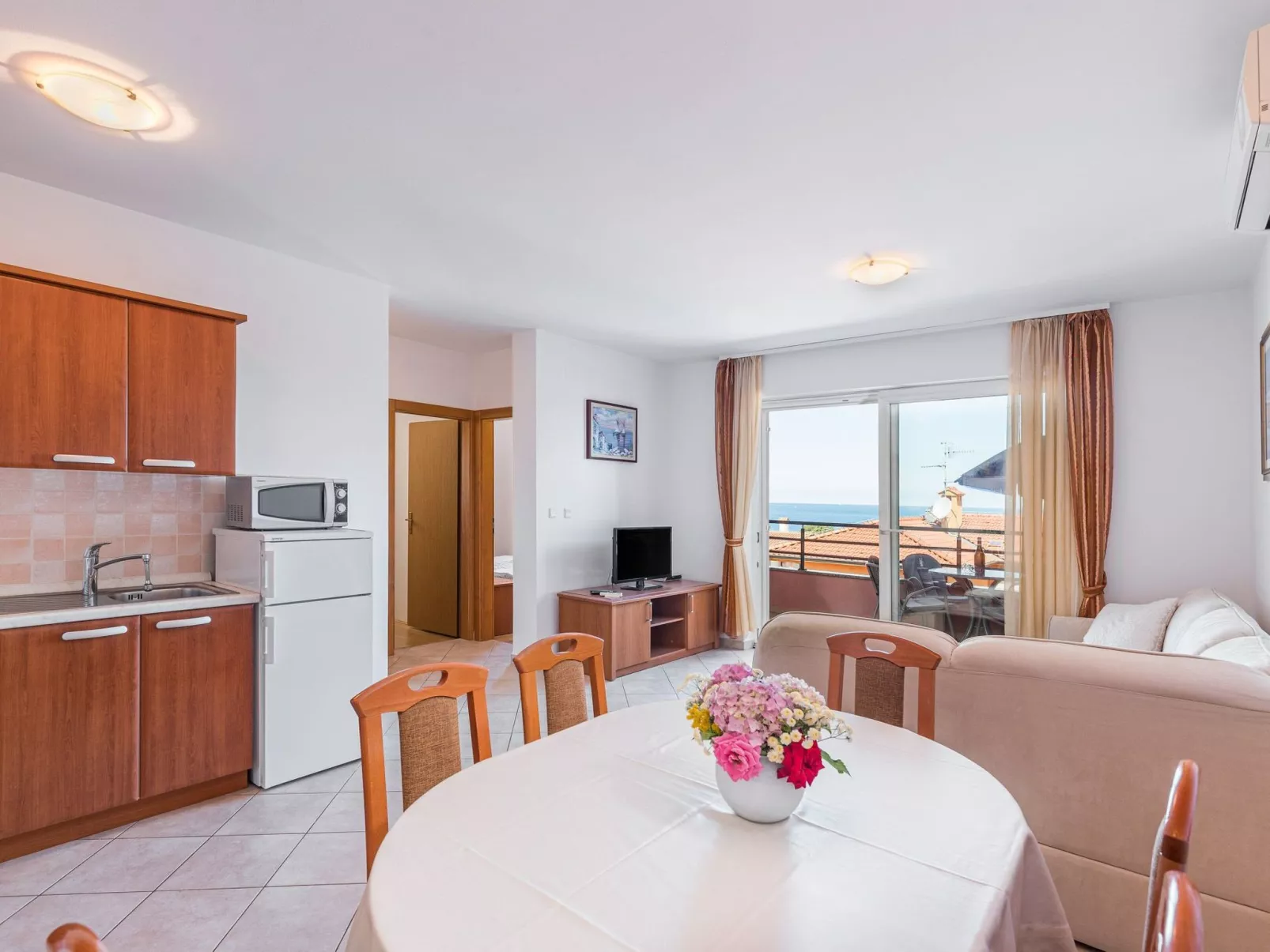 Strandnahe Ferienwohnung mit großem Garten-Binnen