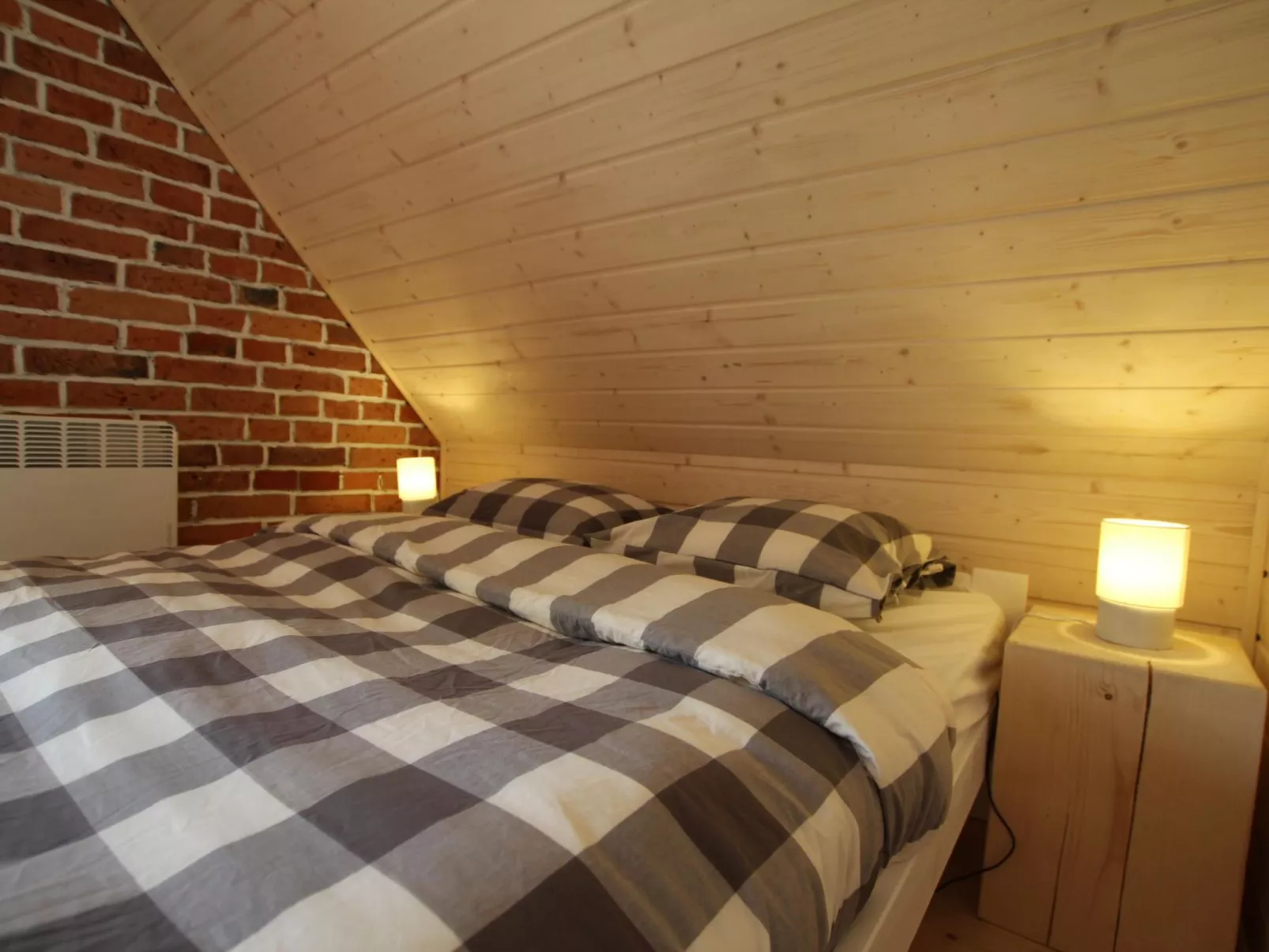 Landhaus mit gemeinschaftlichem Pool-Image-tags.info