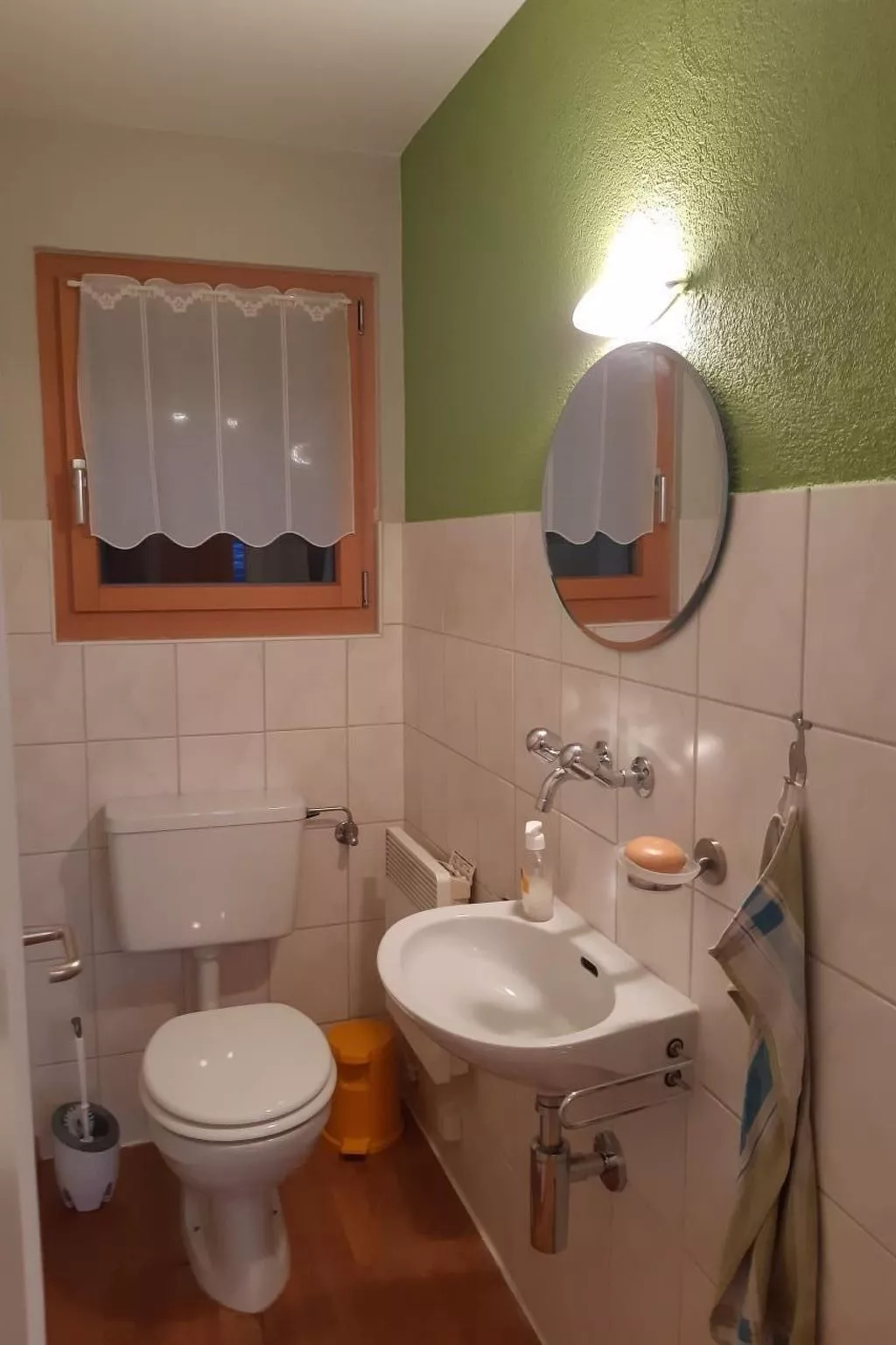 Chalet Paprika-Image-tags.info