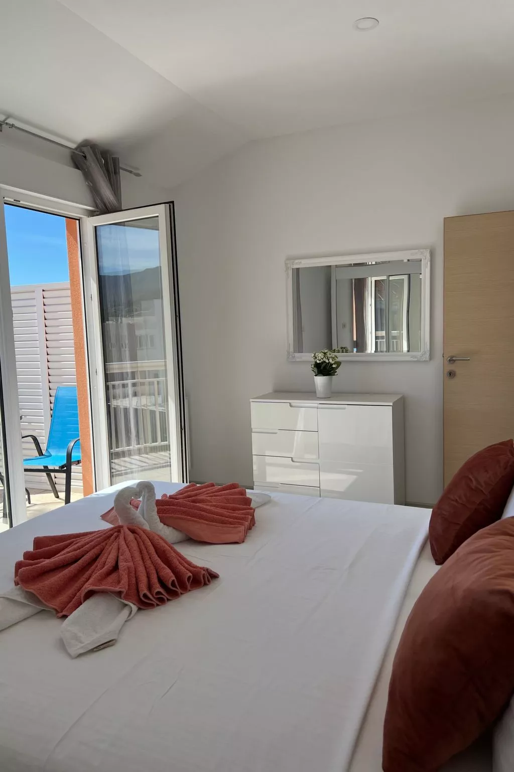 Moderne ap. 2 mit Pool und Grill in der Nähe von Split und Trogir-Binnen