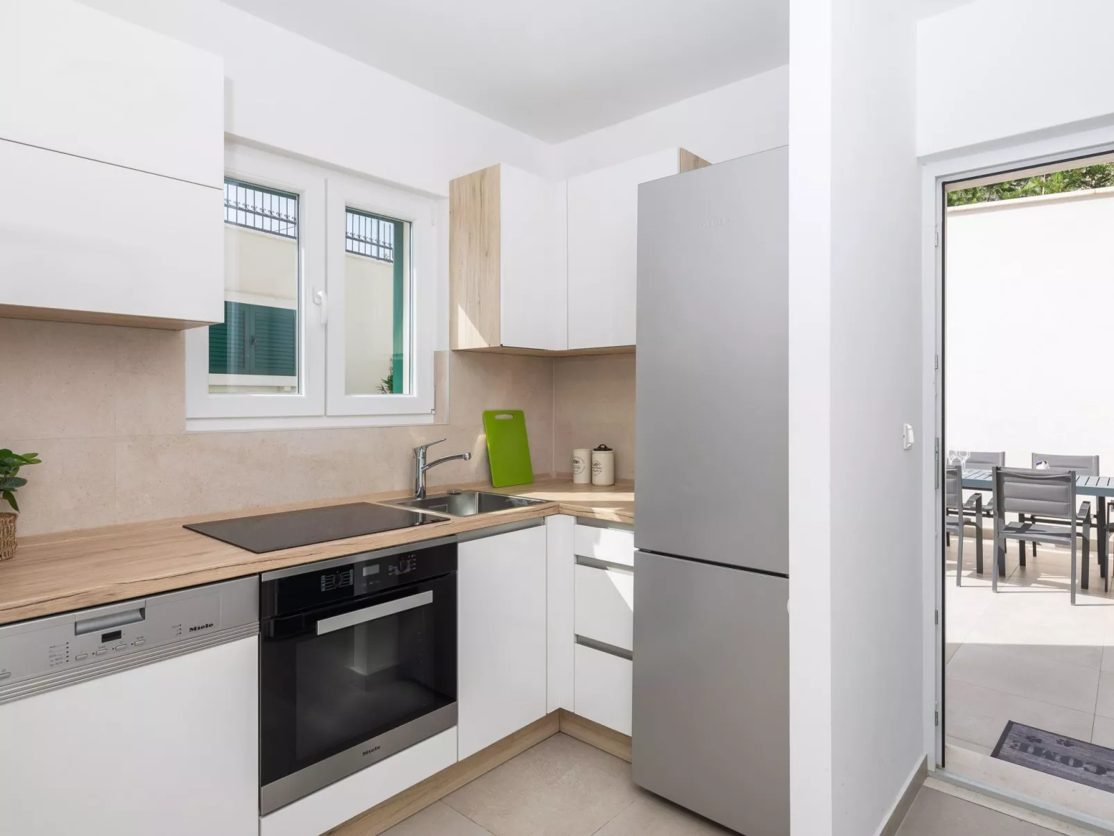 Epetium Beach Villa-Binnen