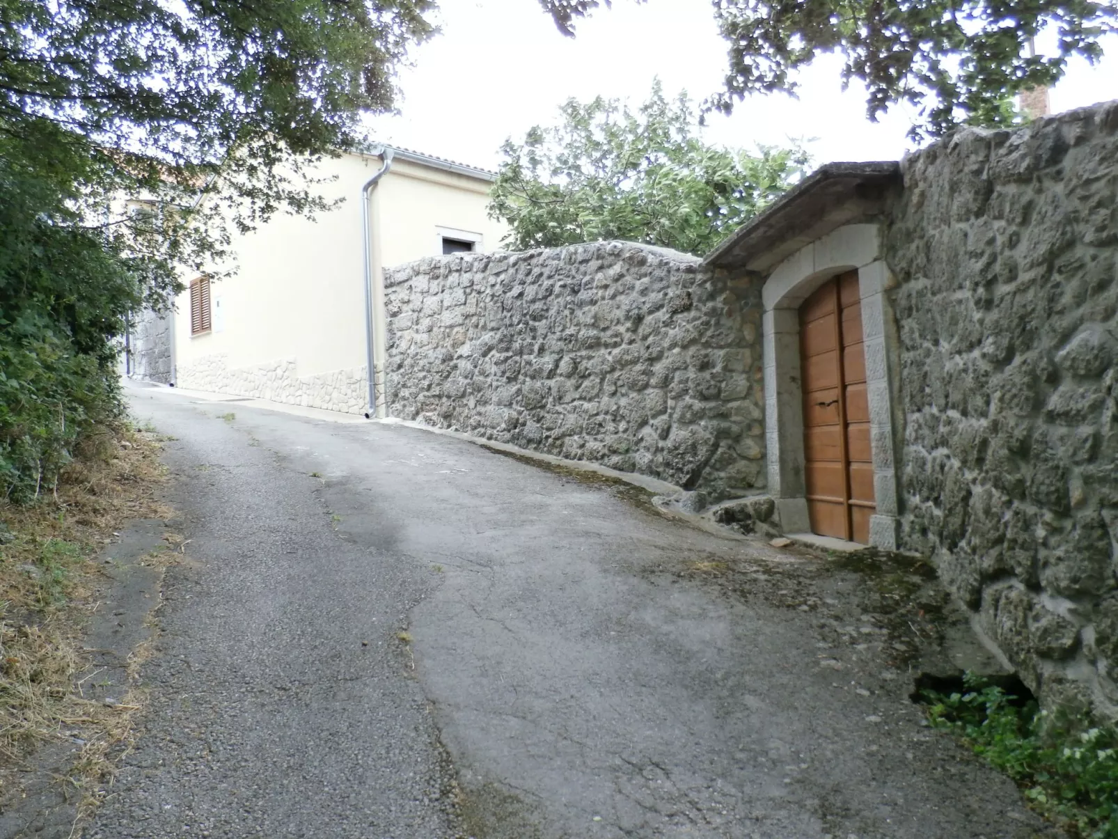 Geräumige Villa mit drei Schlafzimmern und einem ruhigen Garten-Buiten