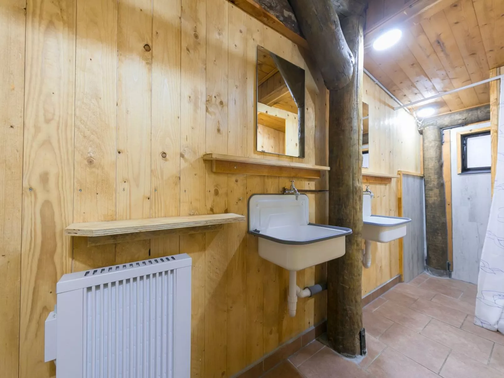 Gruppenhütte-Image-tags.info