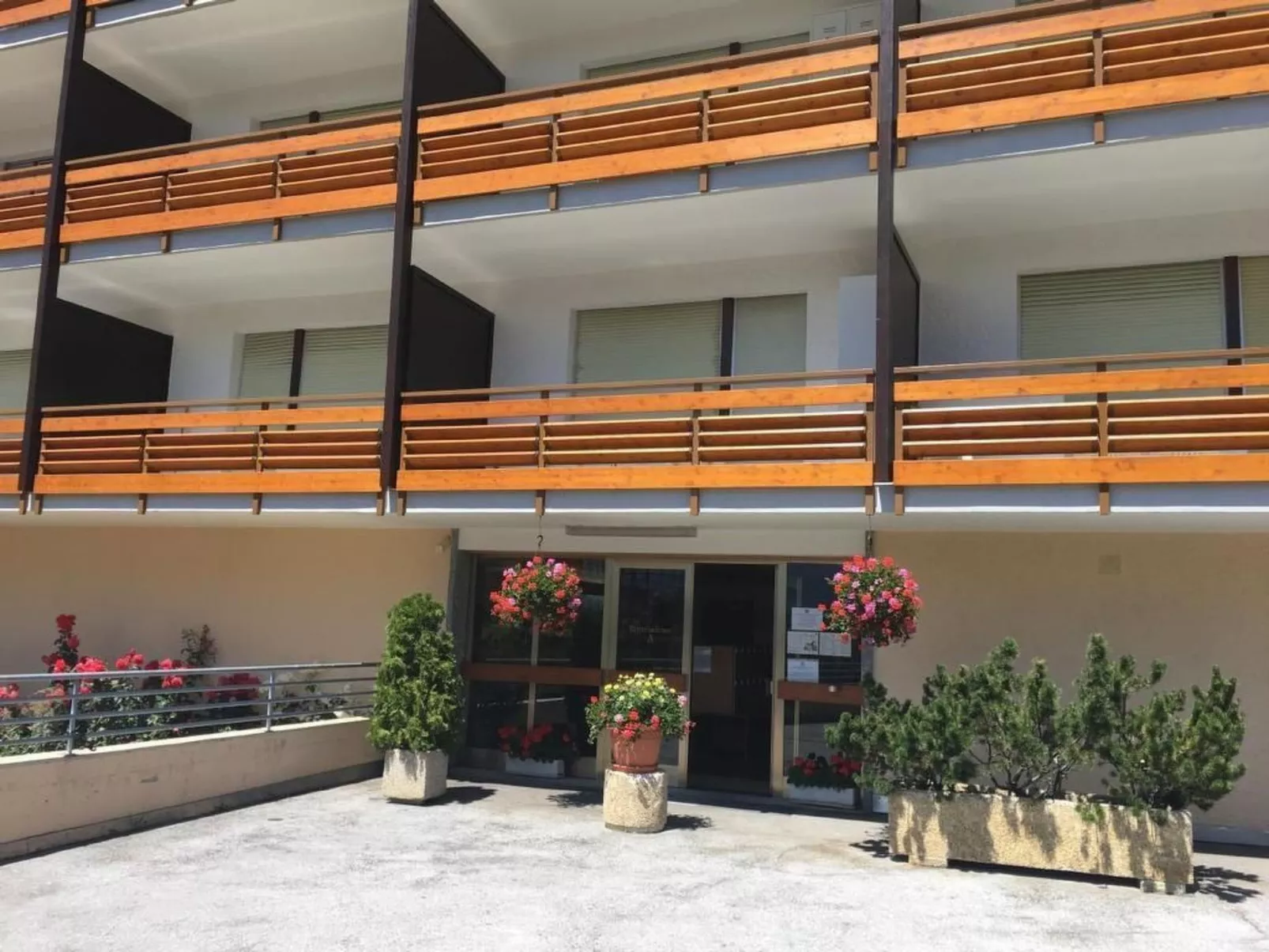 Wohnung mit Blick auf die Berge-Buiten