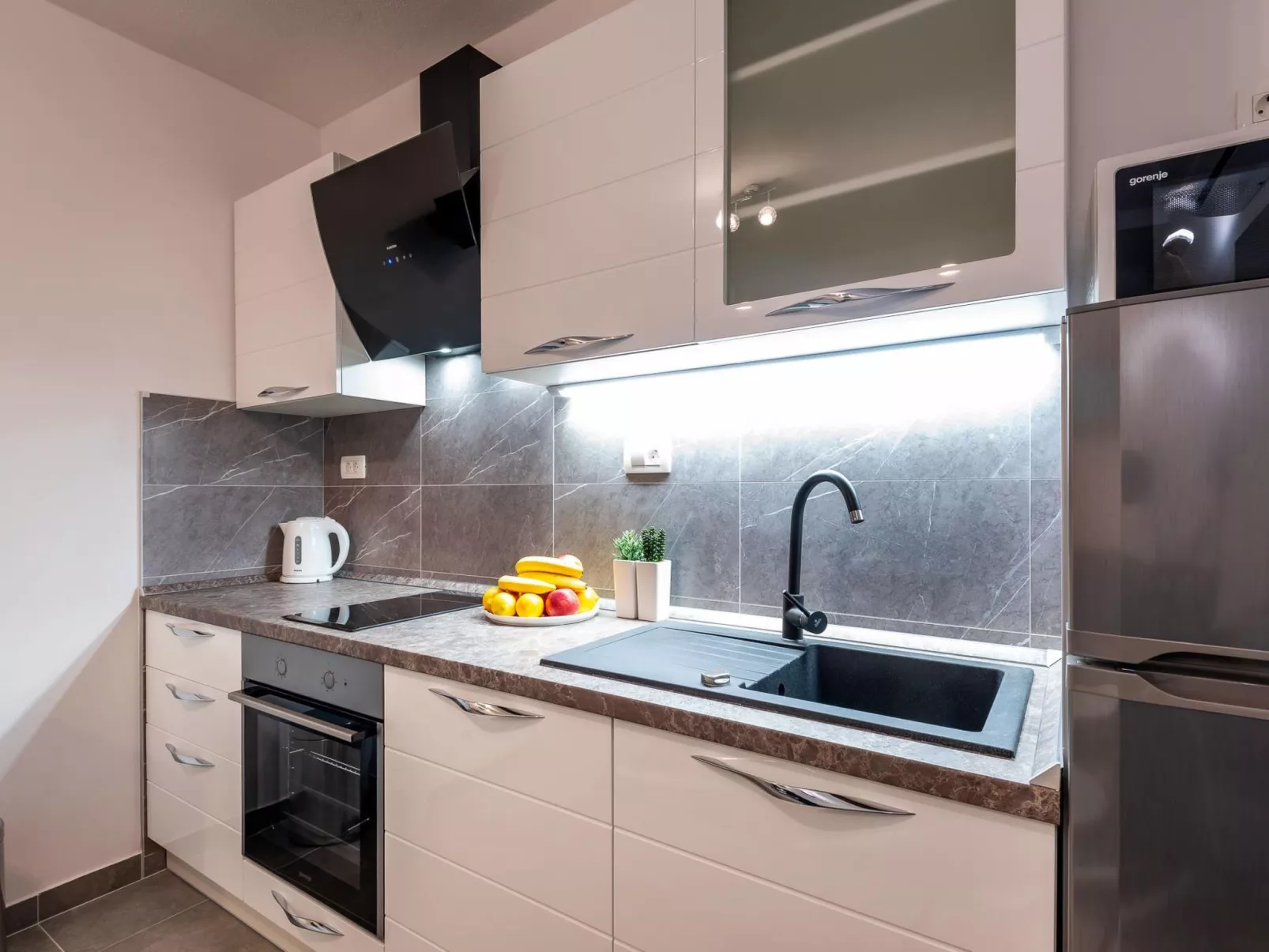 Mit privater Terrasse-Binnen