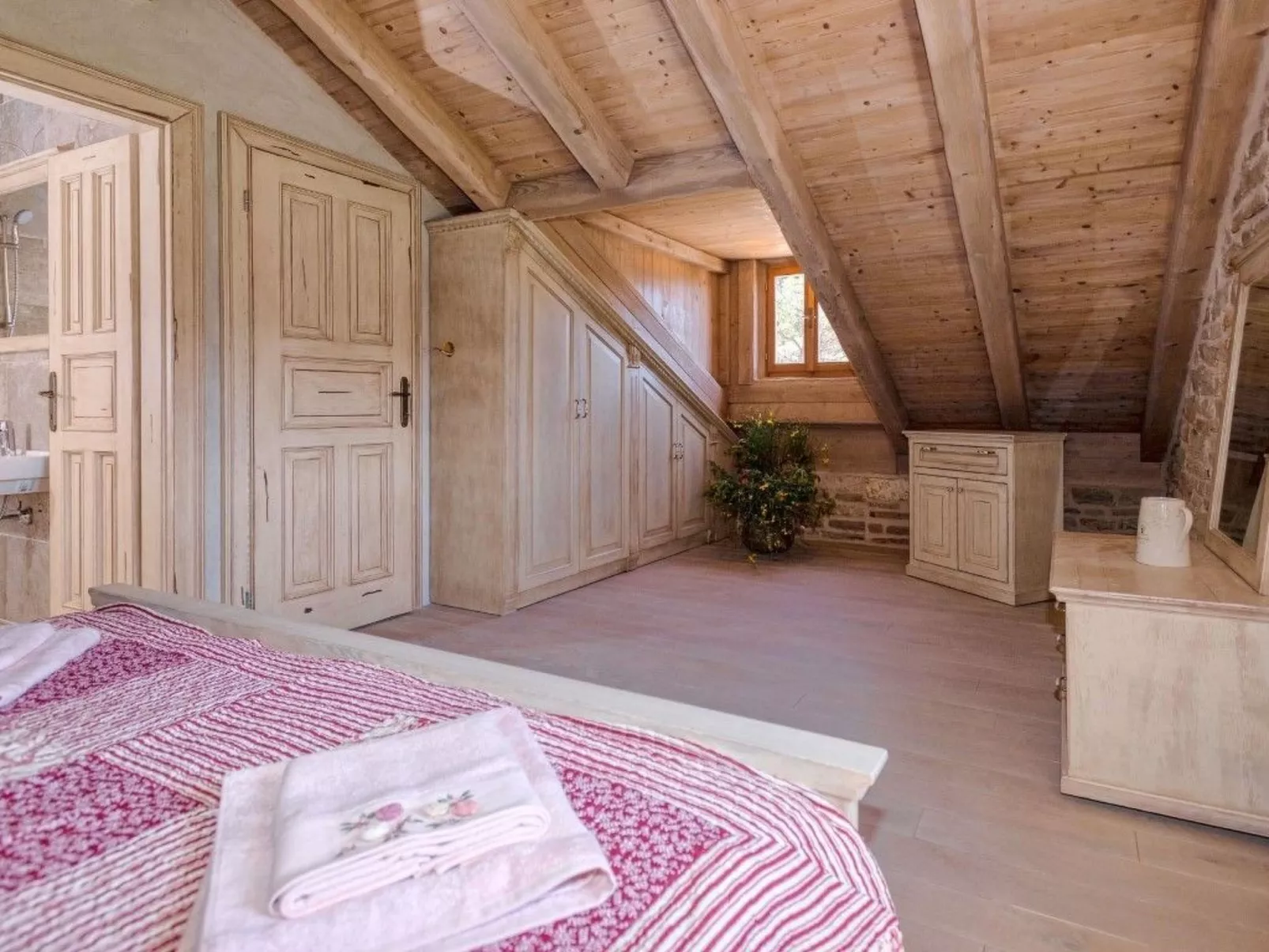 Villa Aristea bestehend aus drei Häusern-Binnen