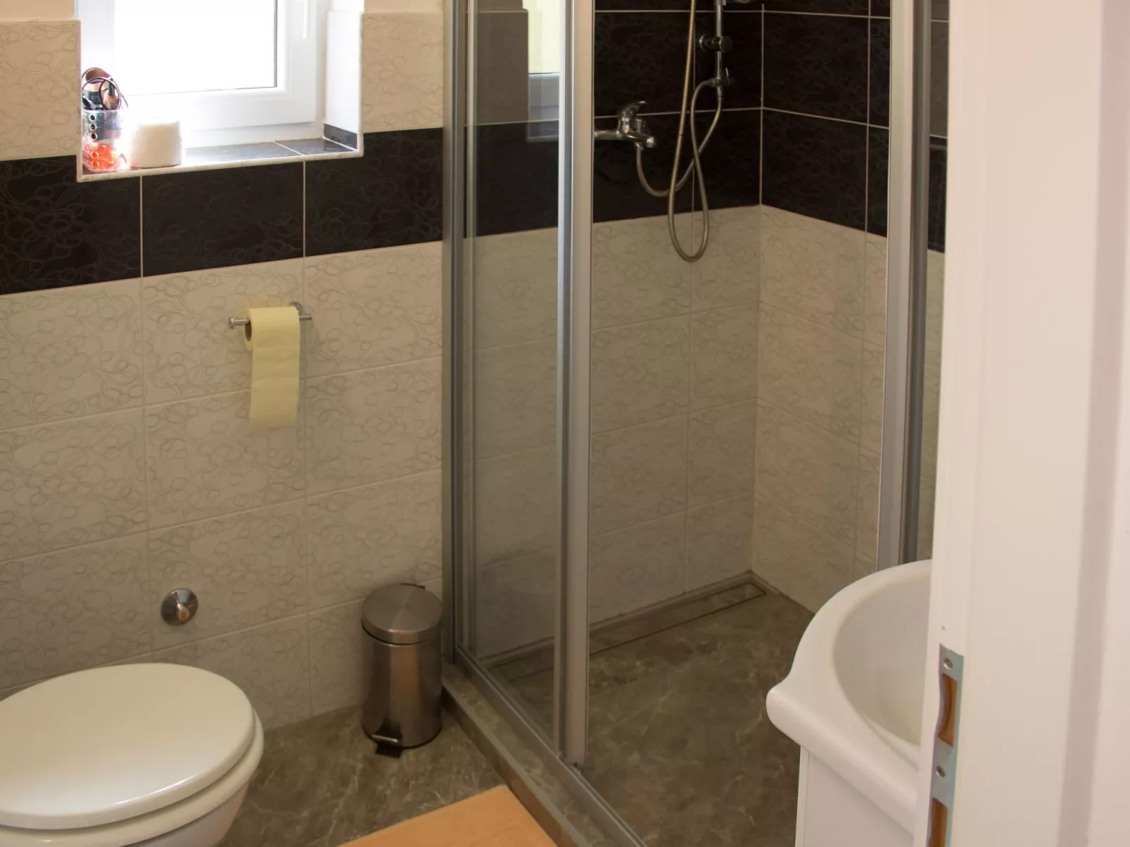 „BMB Apartments3“ mit Blick aufs Wasser-Image-tags.info