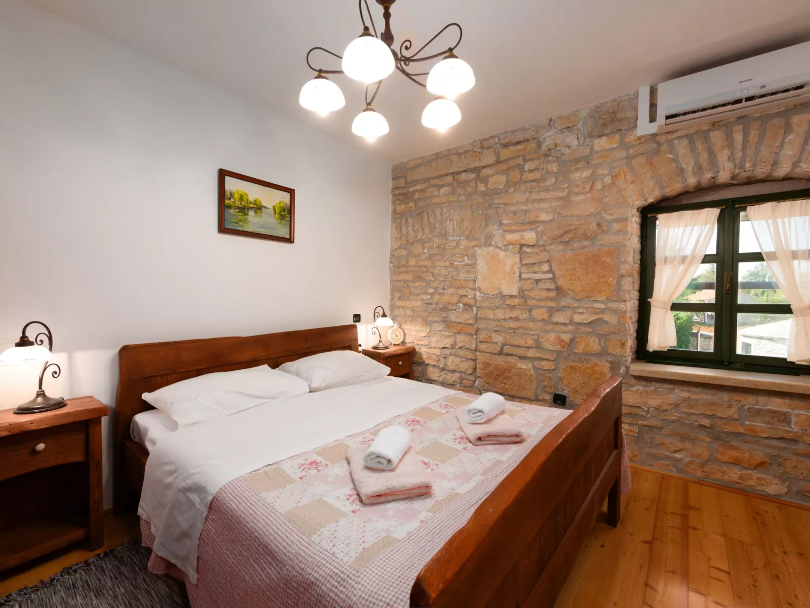 In Krculi mit Privatem Pool-Binnen