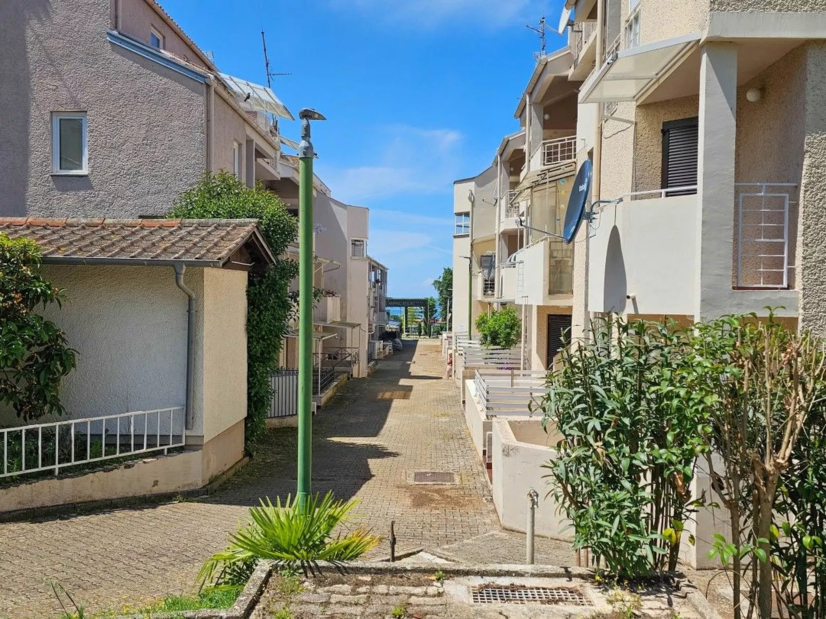 Wohnung "Domili" mit eigener Terrasse-Buiten