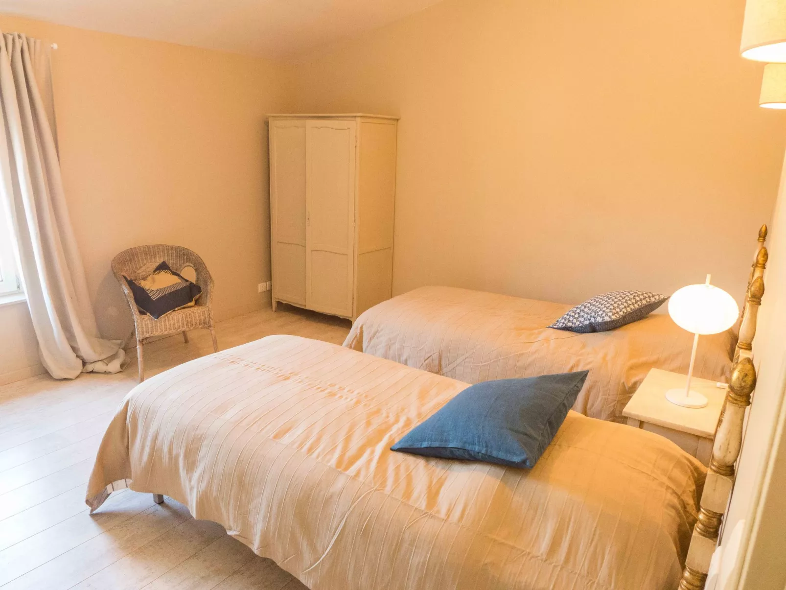 Villa mit Garten, Grill und Terrasse-Binnen