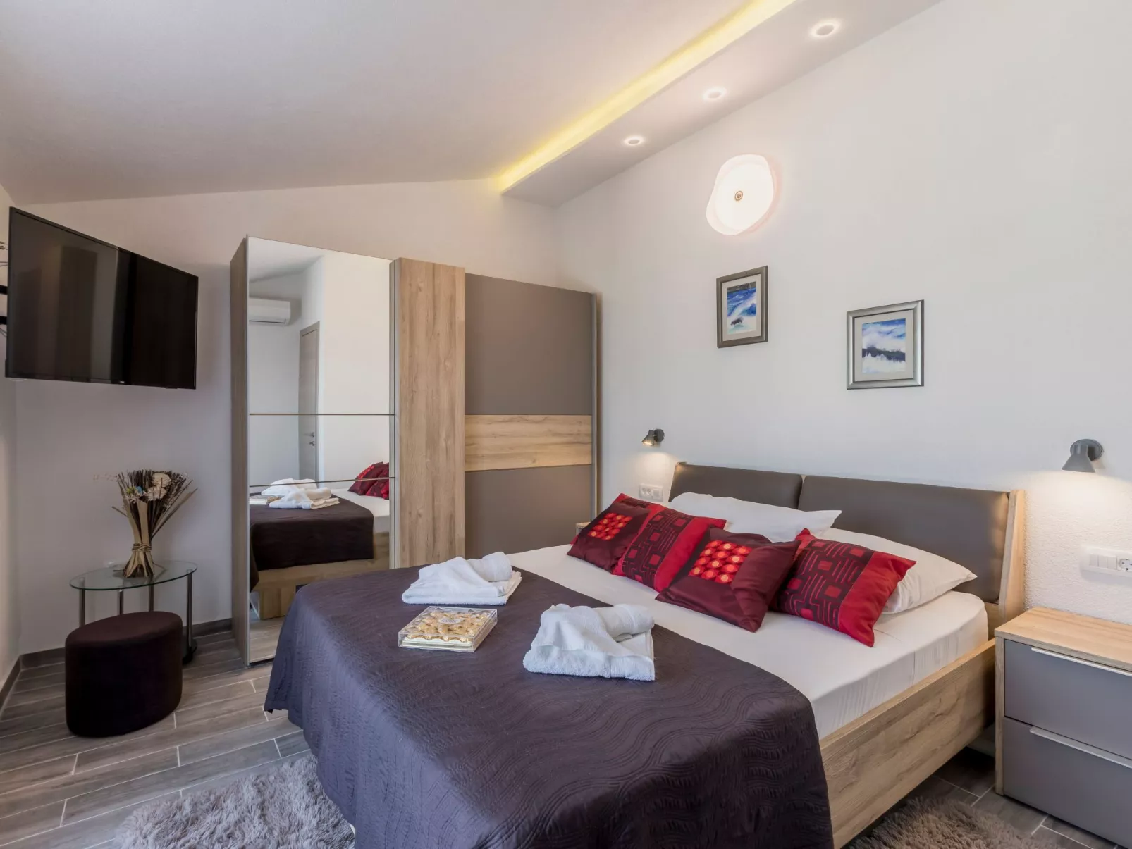 Mit Privatpool für 9 Personen ca. 95 m&sup2; in Sevid, Adriaküste Kroatien (Tro-Binnen