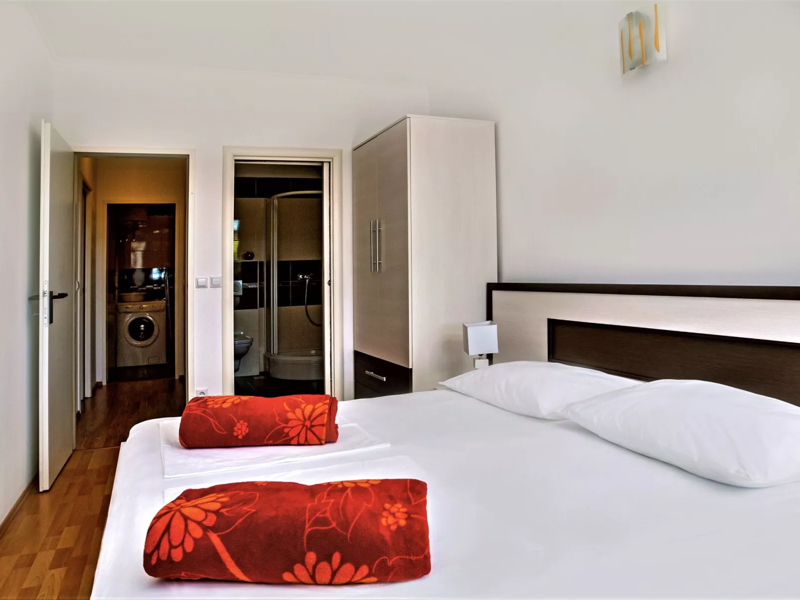 Ein luxuriöses Apartment in der Nähe des Zentrums, am Flussufer-Image-tags.info