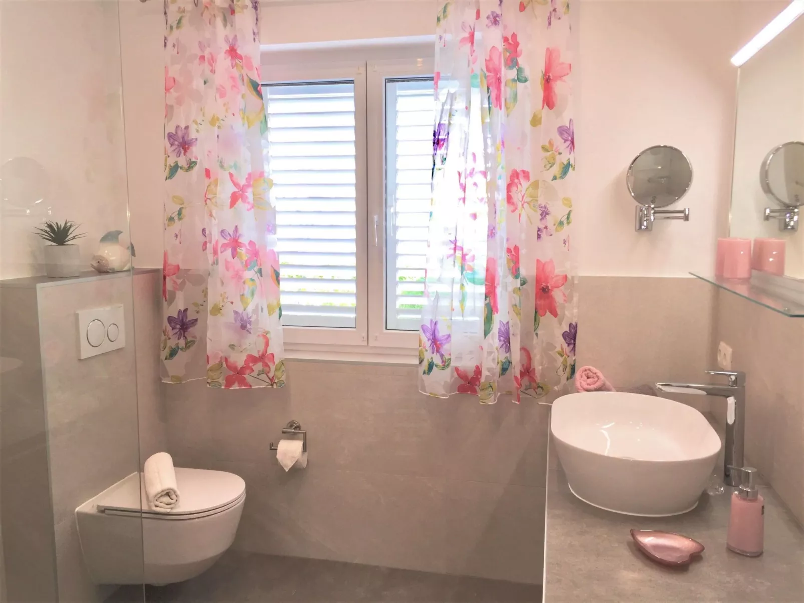 Klimatisierte Ferienwohnung in Okrug Gornji mit Gepflegtem Garten und Seeblick-Binnen